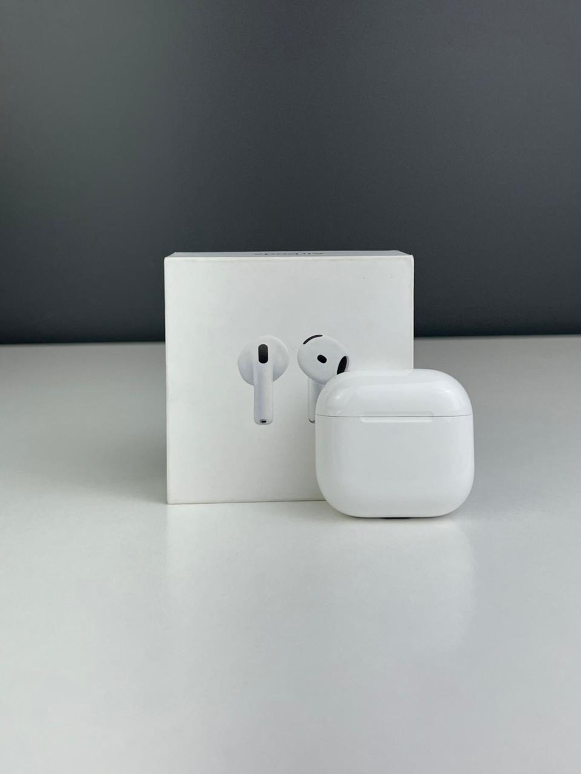 AirPods 4 series