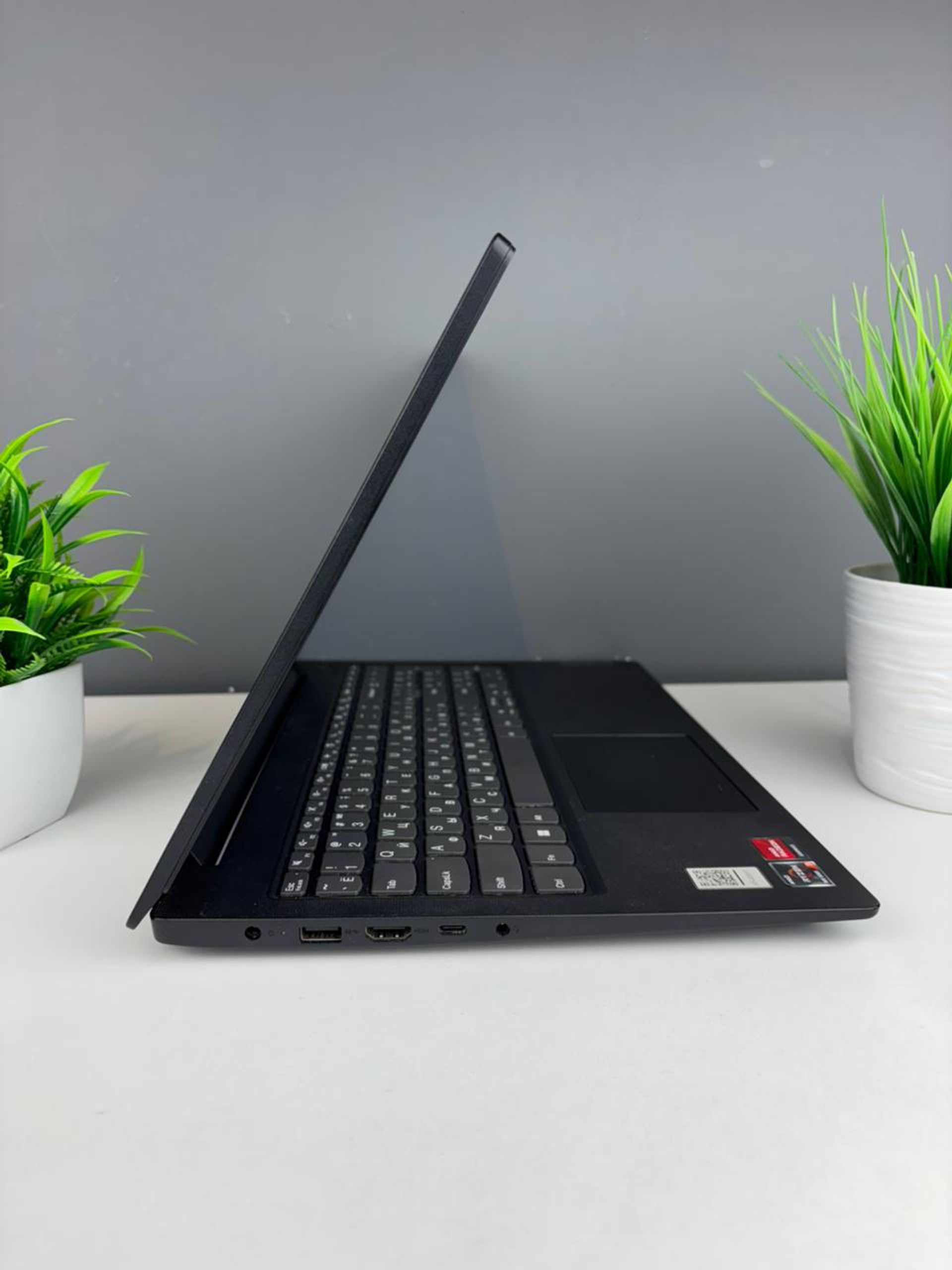 Ноутбук Lenovo ryzen 3 (5-е поколение) 2023-2024 (4 ядер / 8 потоков) AMD Ryzen 3 5-поколение ядер 4 GB 500 GB 15 дюймов