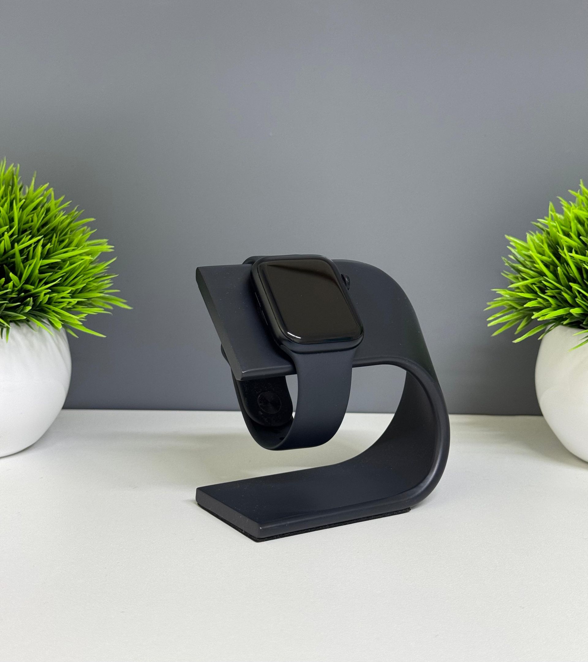 Apple Watch SE 44 мм (2е поколение)