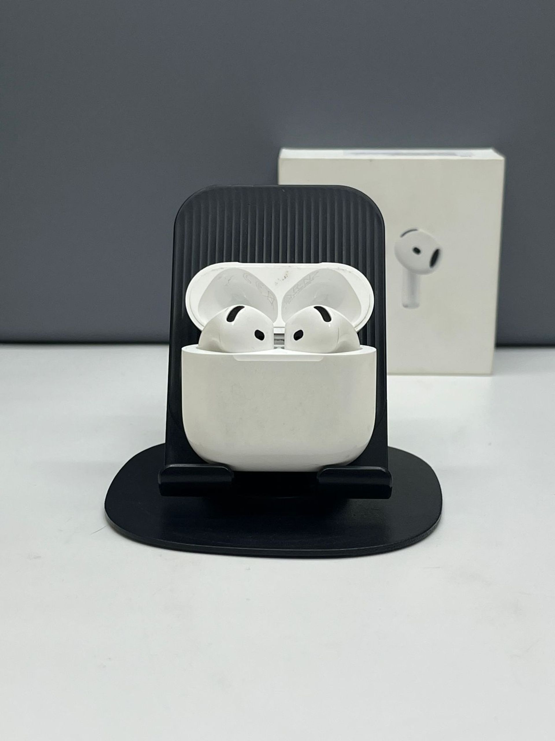 Apple AirPods 4 series