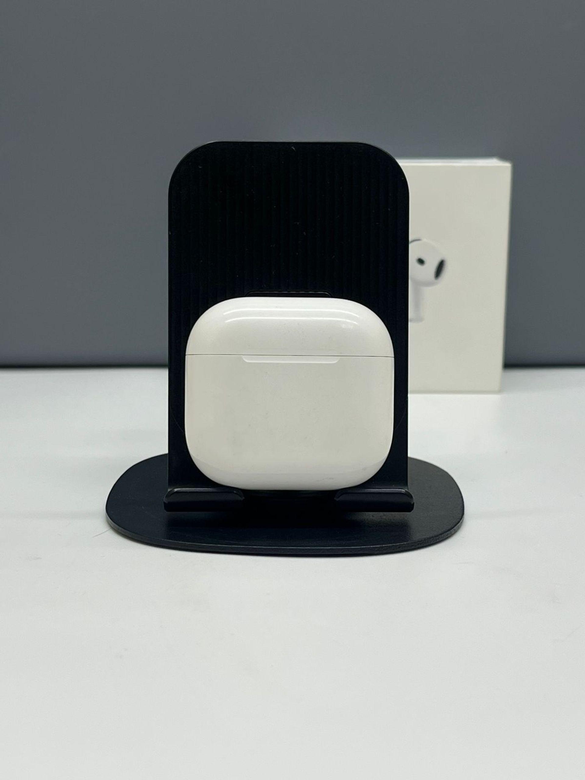 Apple AirPods 4 series