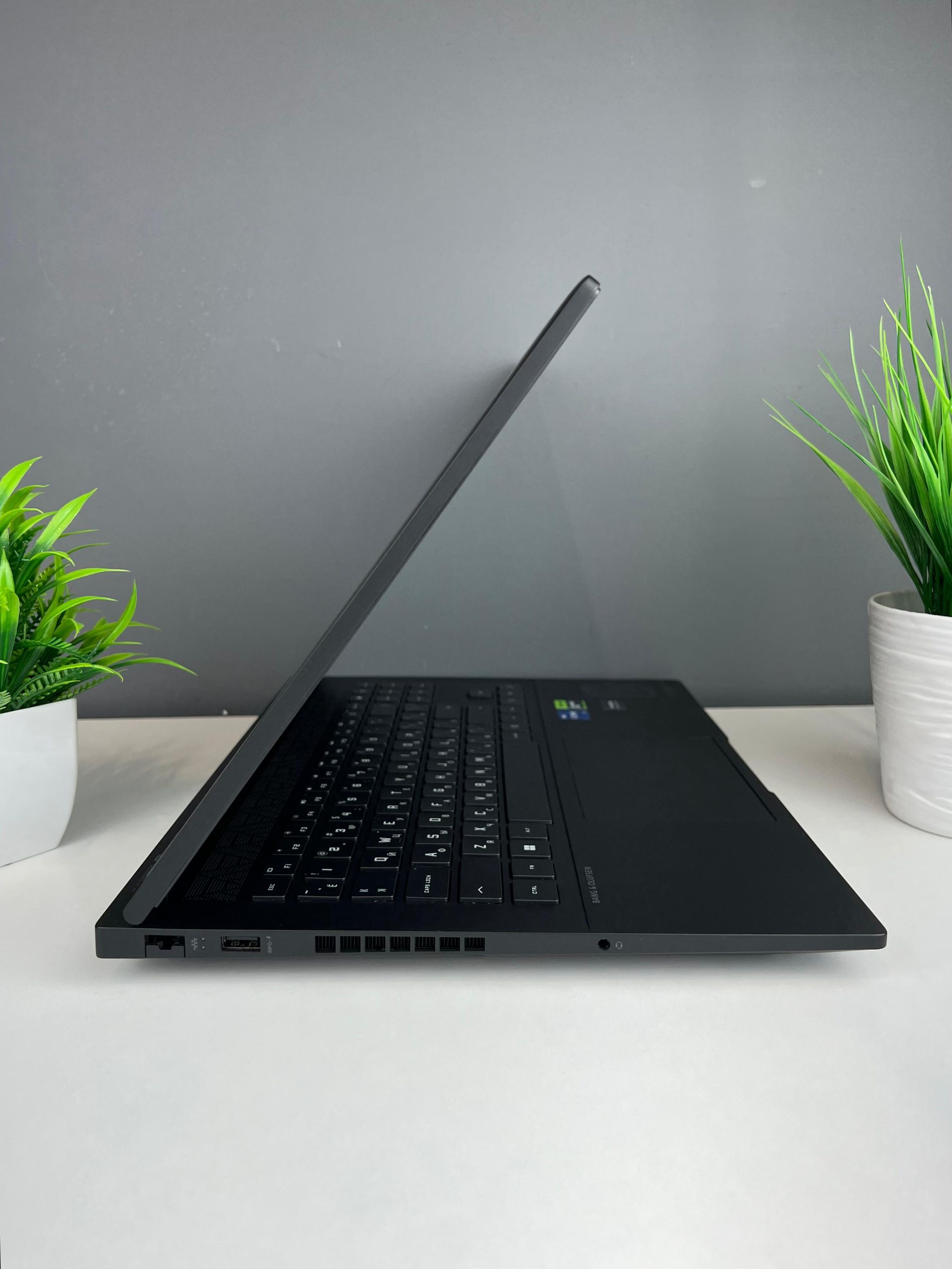 Ноутбук Hp Omen  Intel Core i7  13-поколение  ядер 32 GB 15 дюймов