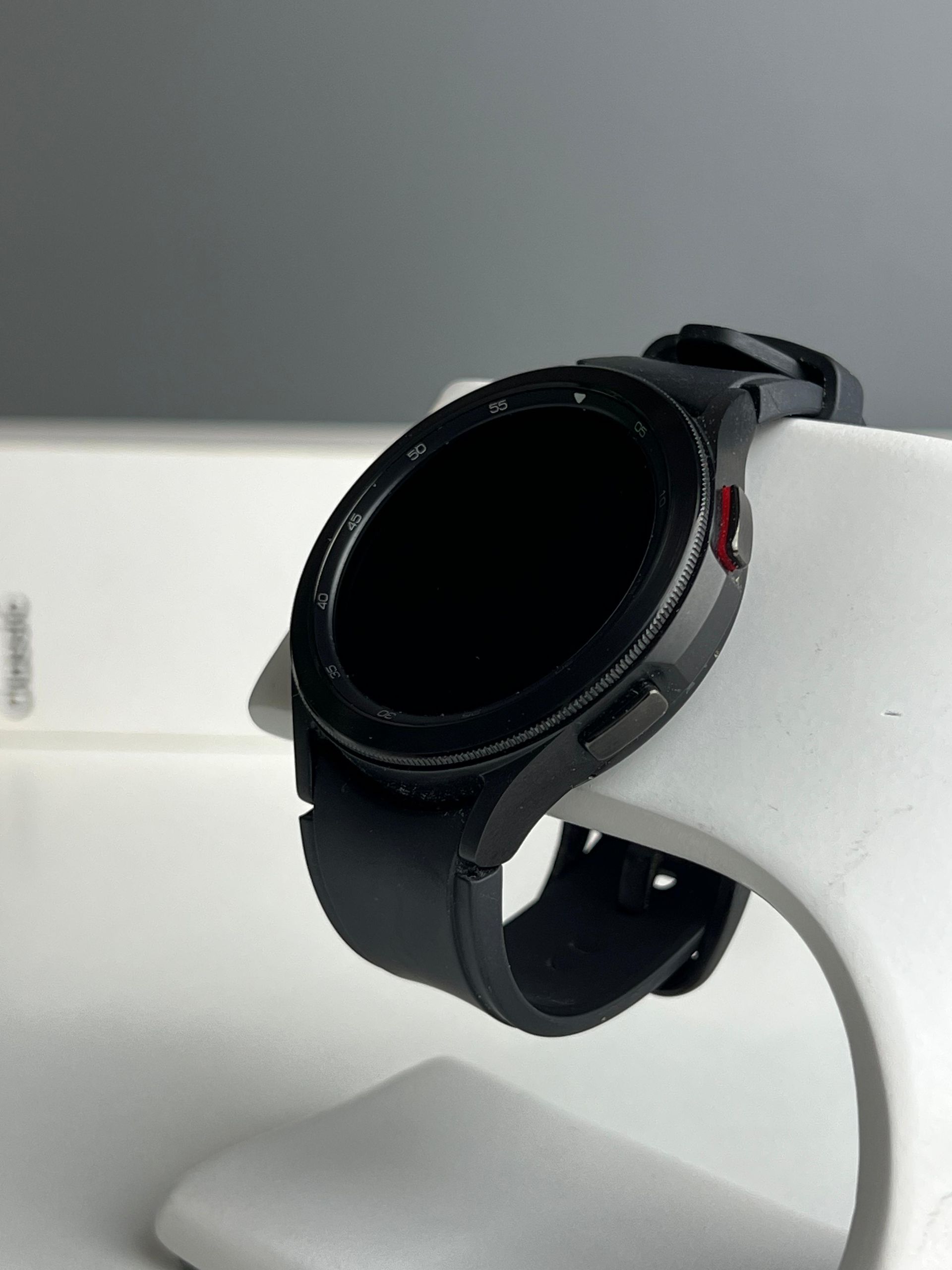 Samsung Series 4 Classic SM-R890 45