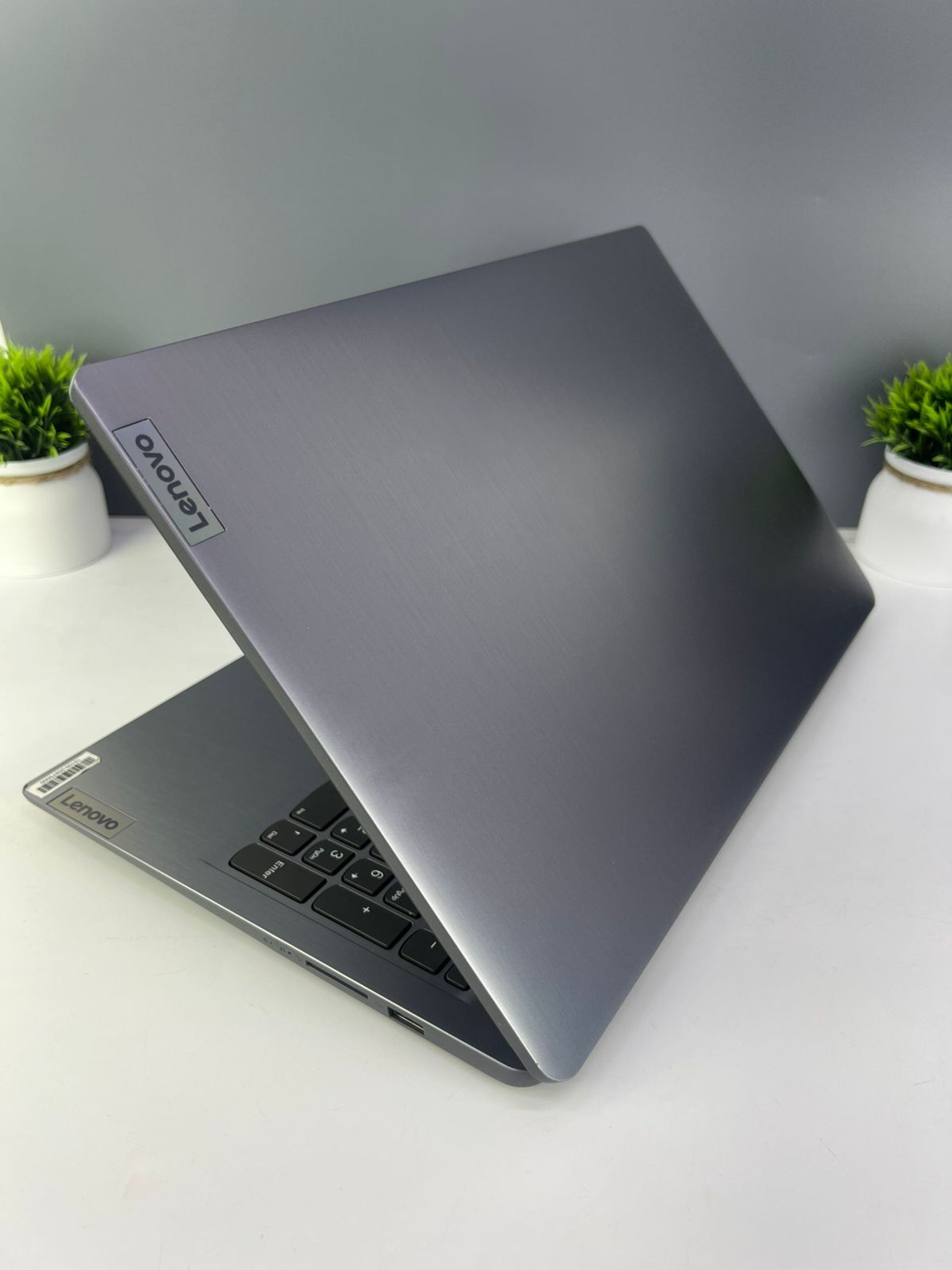 Ноутбук Lenovo core i3/12-пок  Intel Core i3  12-поколение  ядер 8 GB 500 GB