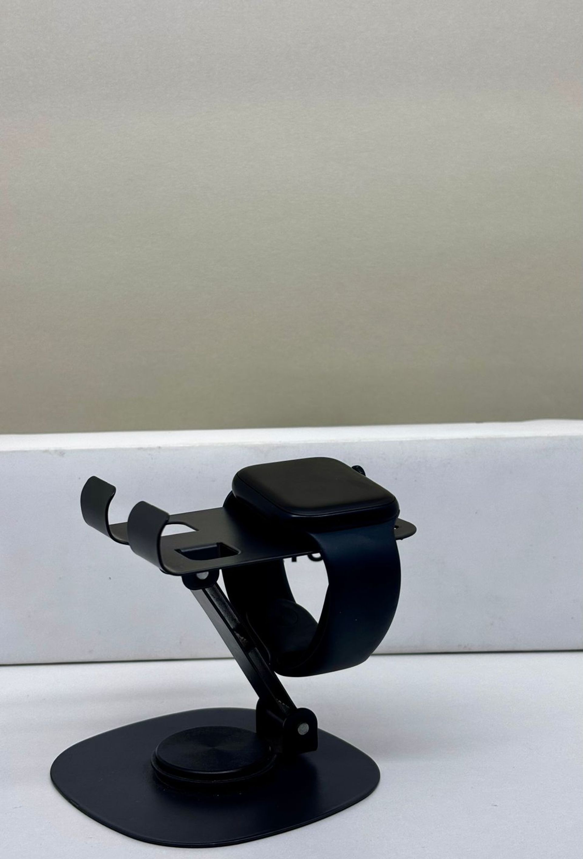 Apple Watch SE 44 мм (2е поколение)