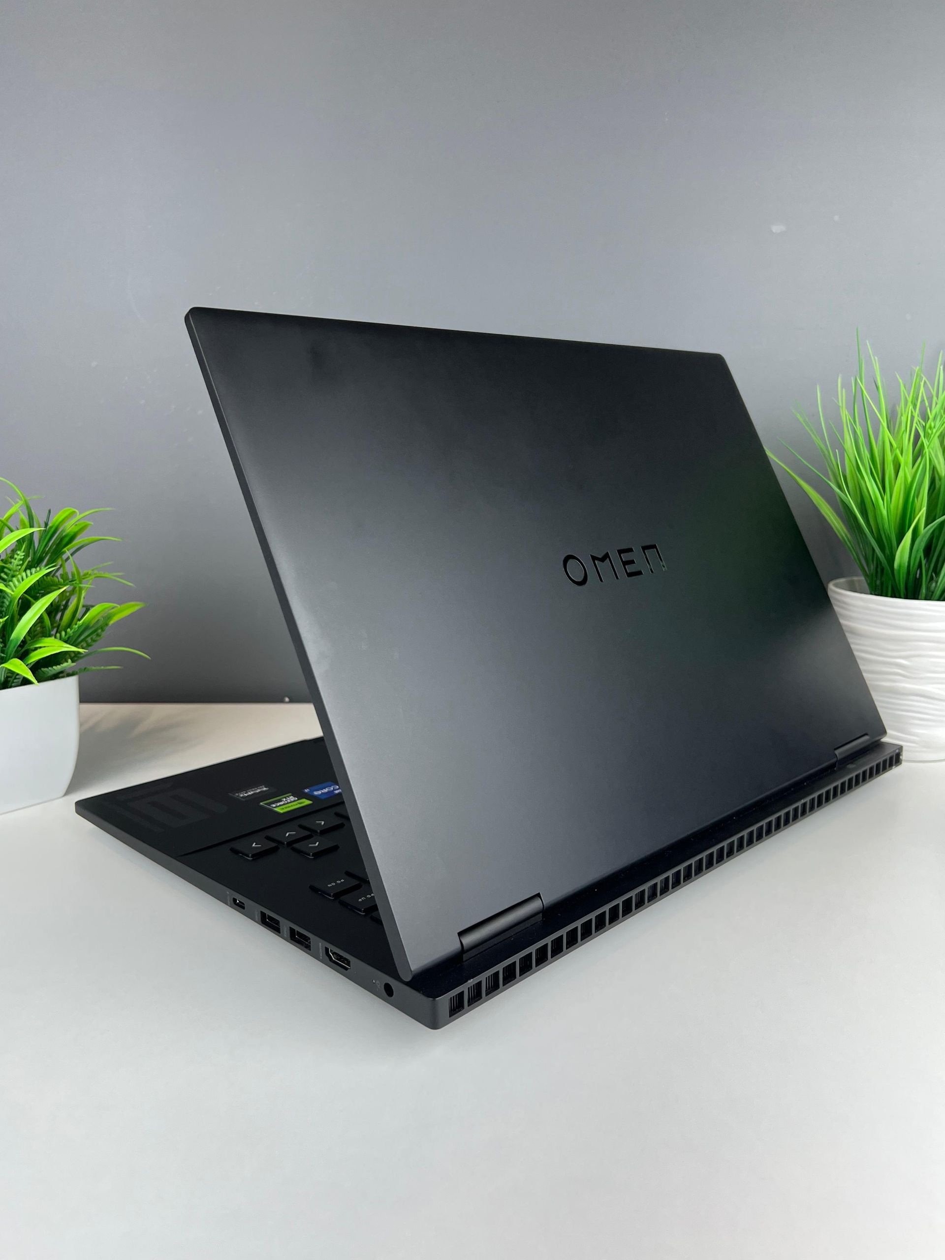 Ноутбук Hp Omen  Intel Core i7  13-поколение  ядер 32 GB 15 дюймов
