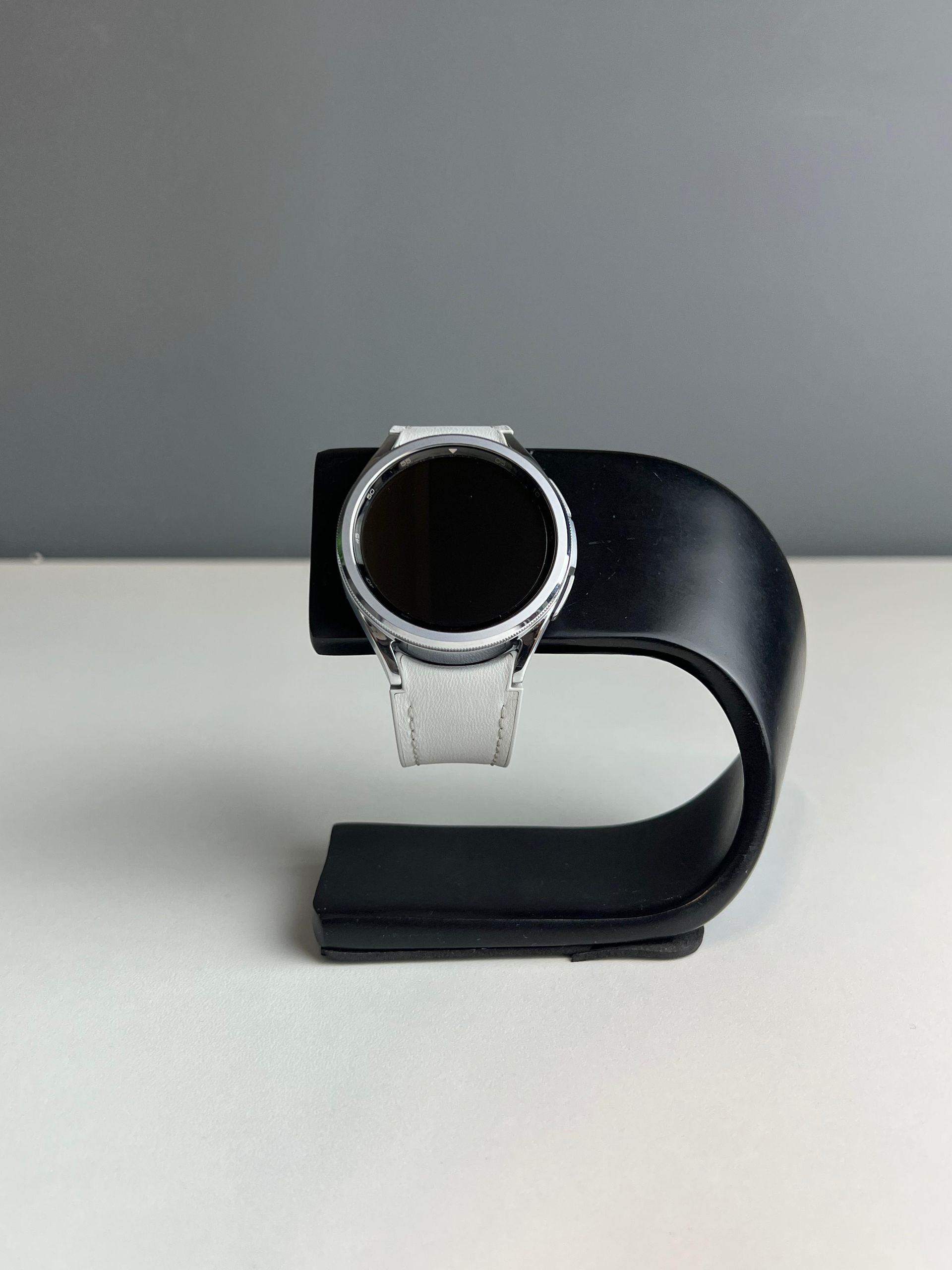Samsung Series 6 Classic  43 mm
