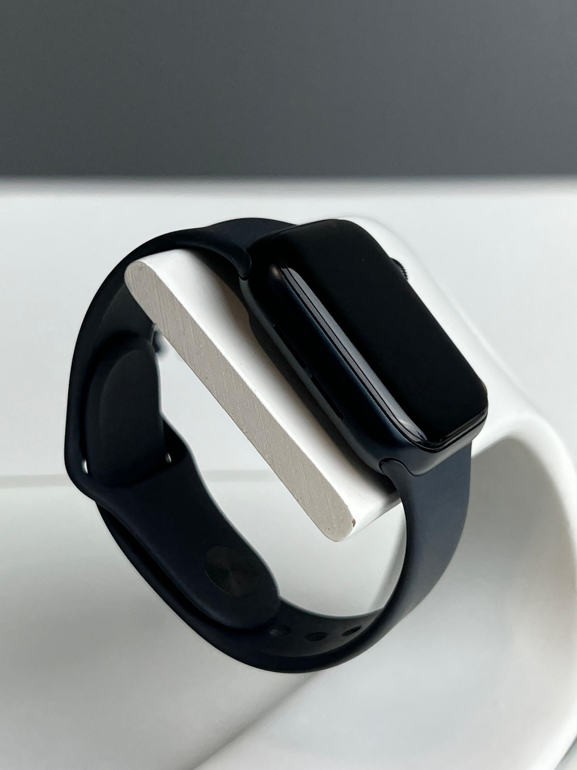 Apple Watch SE 40 мм (2е поколение)