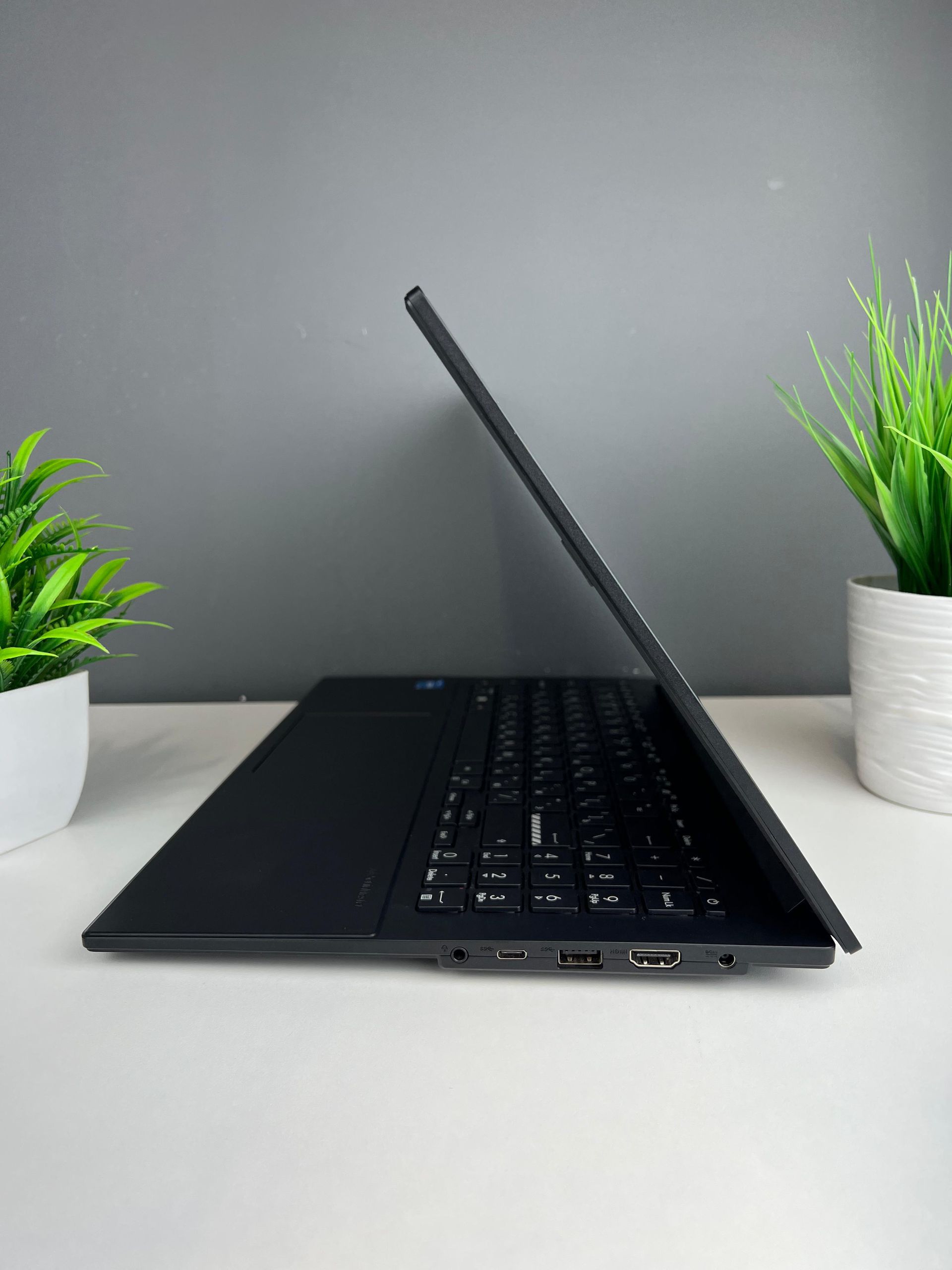 Ноутбук Asus Для работы и учебы  Intel Core i3  12-поколение  ядер 8 GB 256 GB 14 дюймов