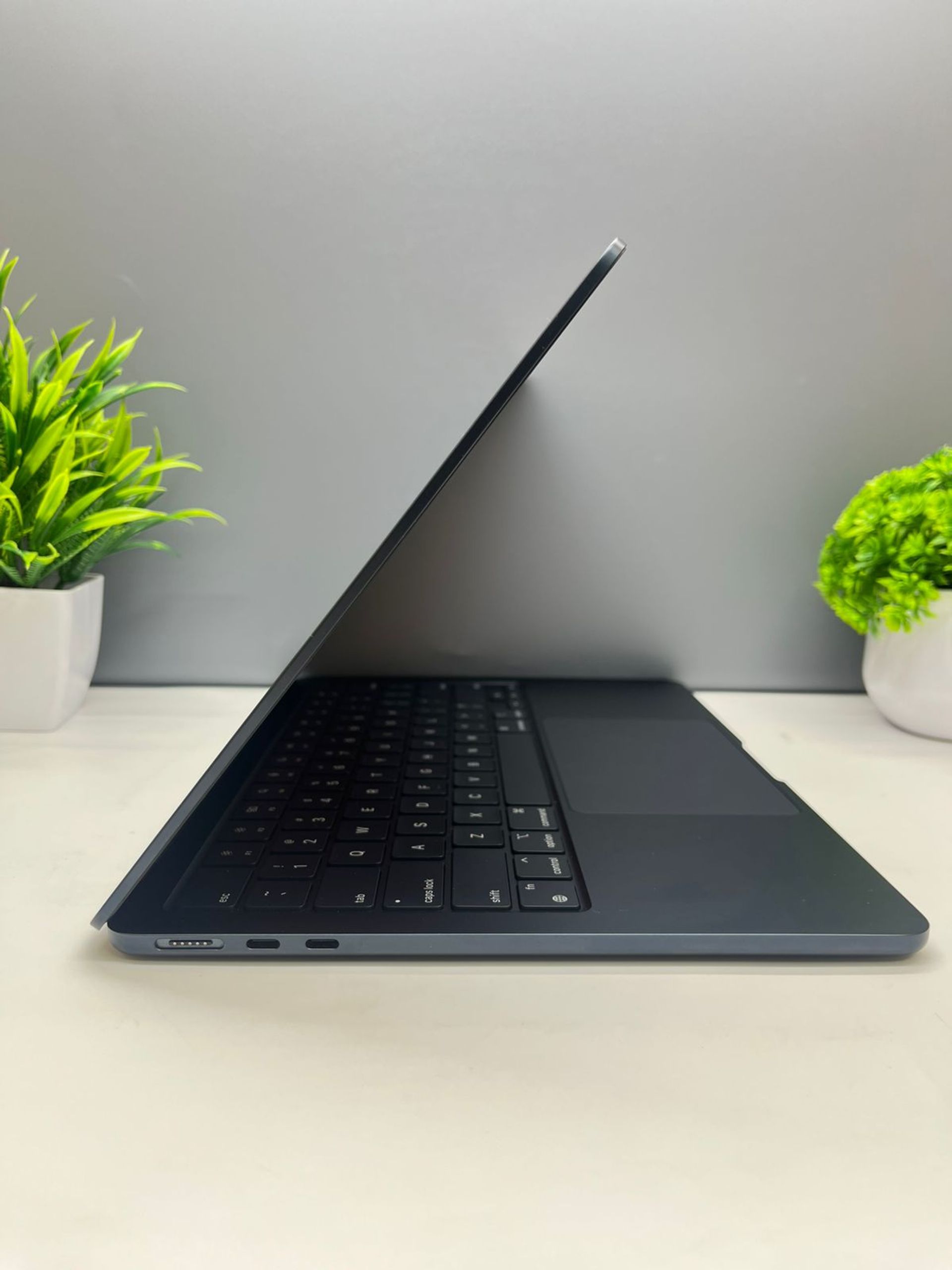 Ноутбук Apple MacBook Air Apple M2 ядер 8 GB 256 GB 13.6 дюймов