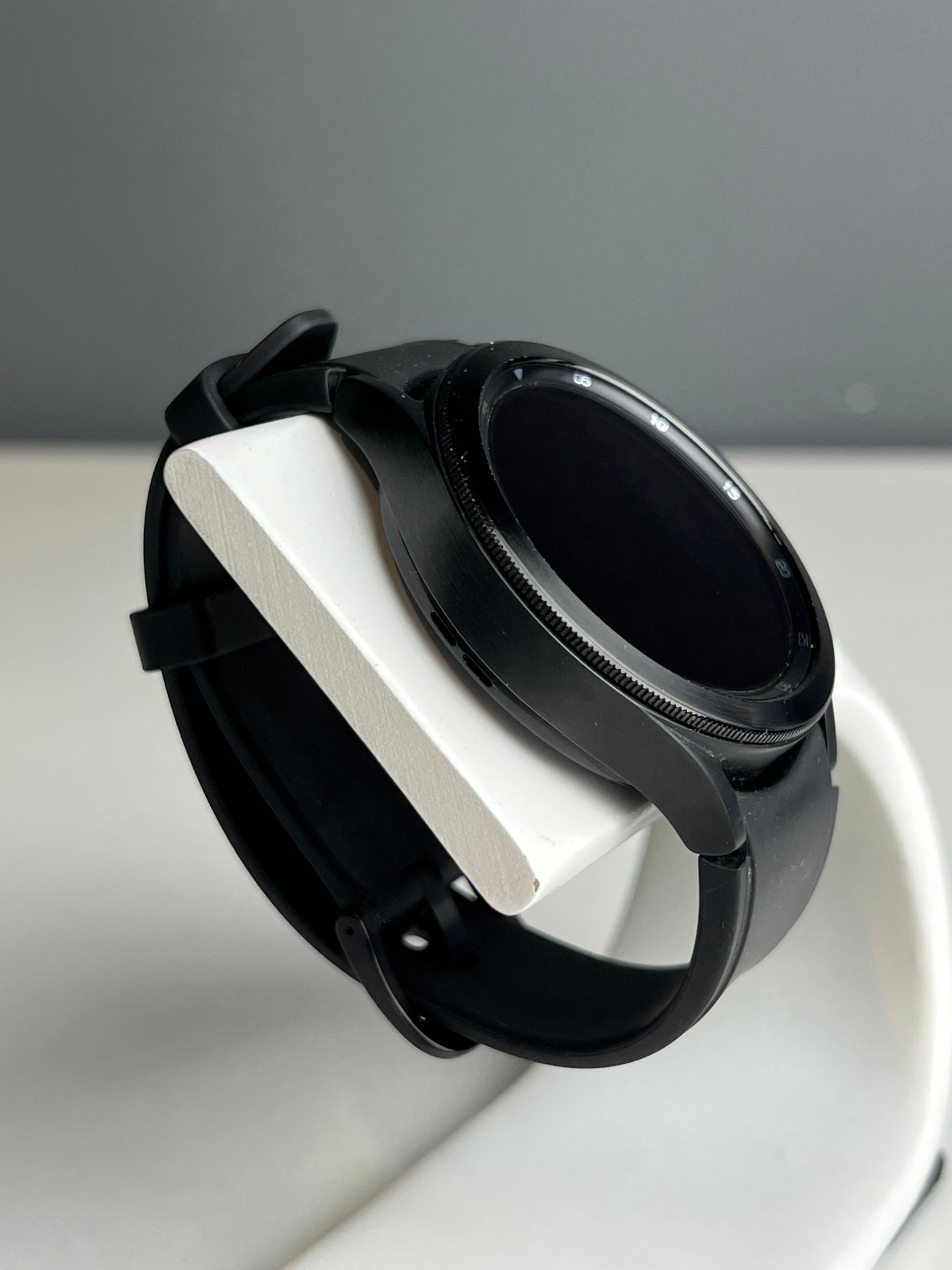 Samsung Series 4 Classic SM-R890 46mm