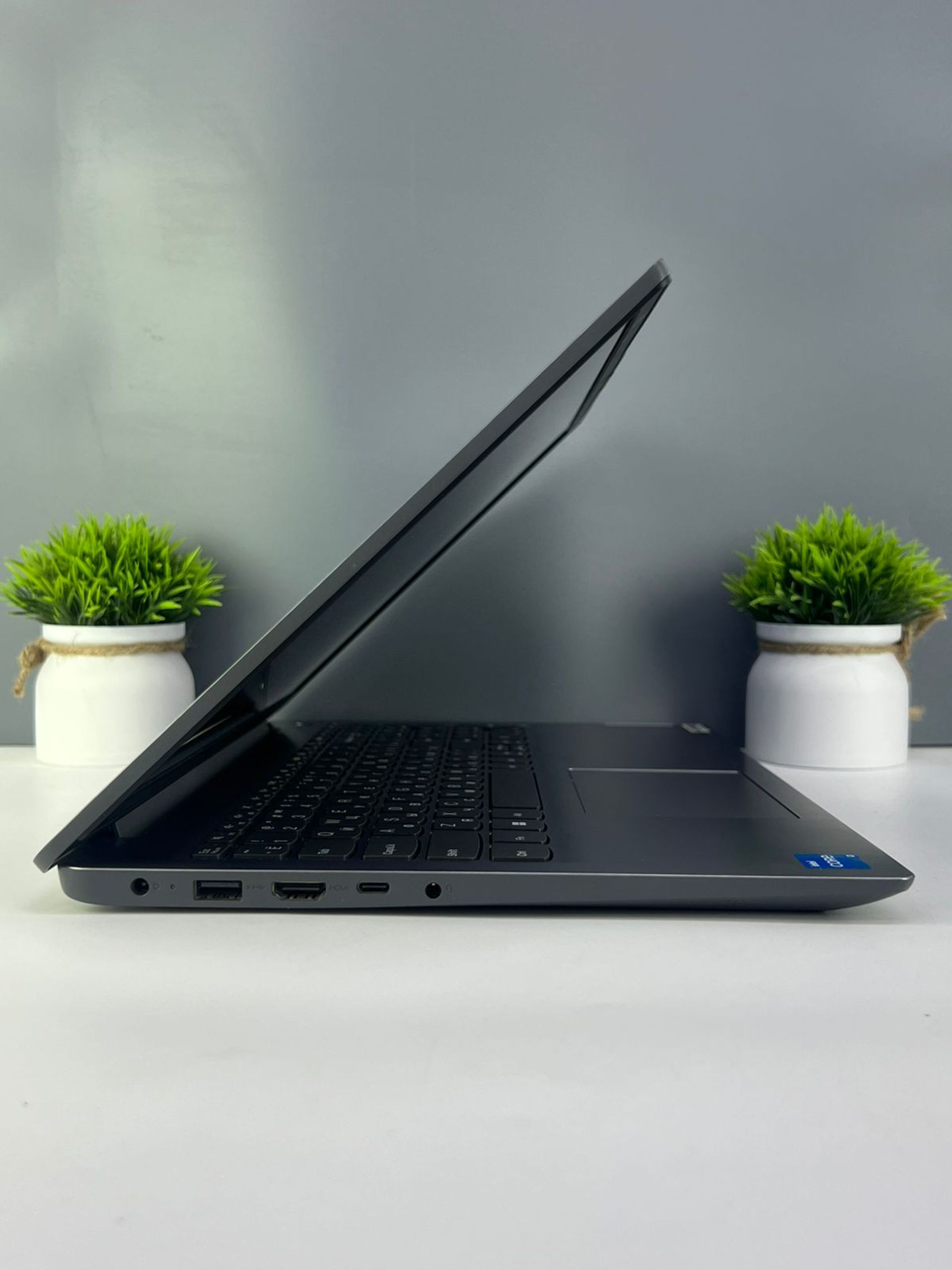 Ноутбук Lenovo core i3/12-пок  Intel Core i3  12-поколение  ядер 8 GB 500 GB
