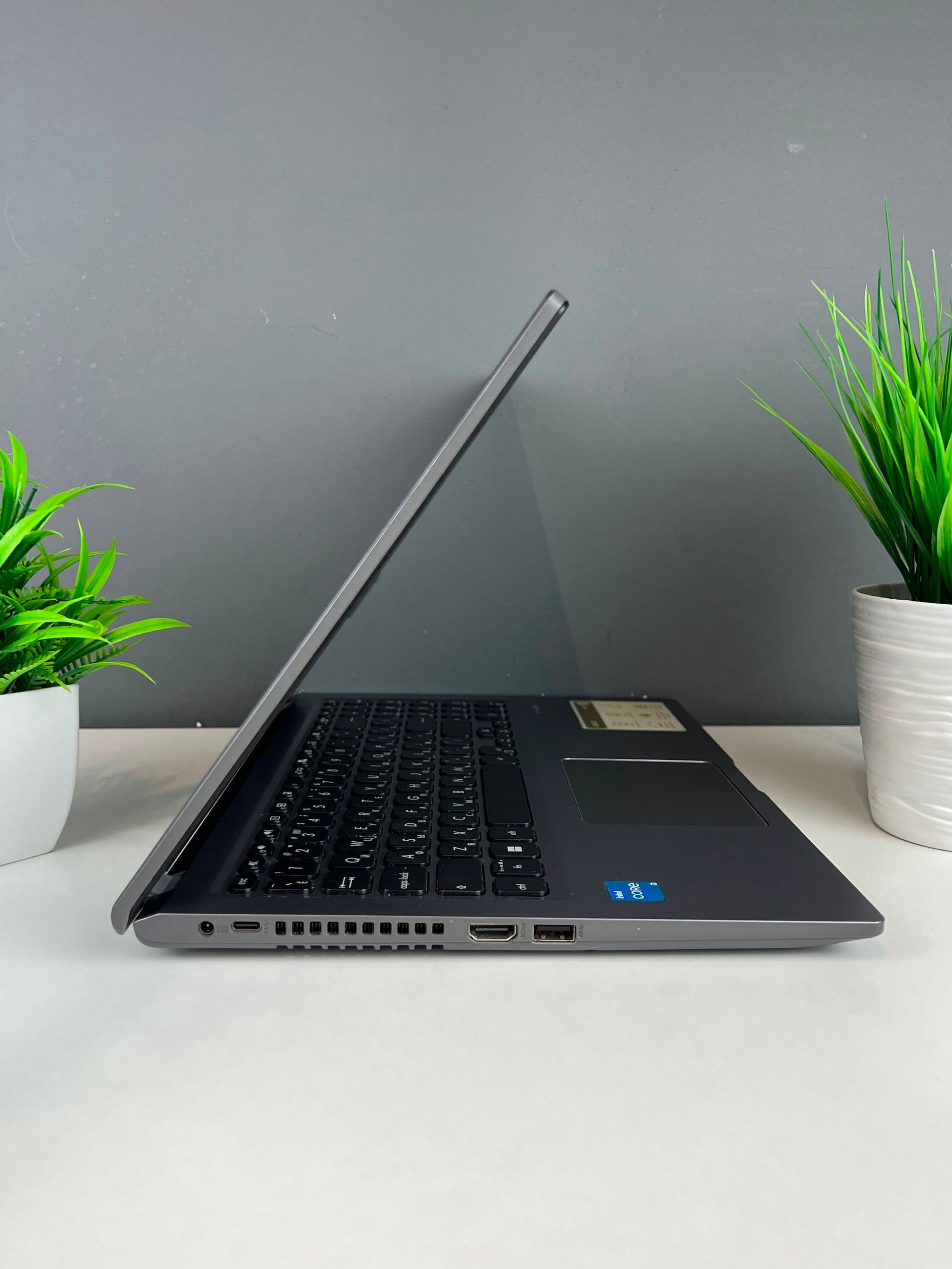 Ноутбук Asus Для работы и учебы  Intel Core i3  11-поколение  ядер 12 GB 256 GB 13 дюймов