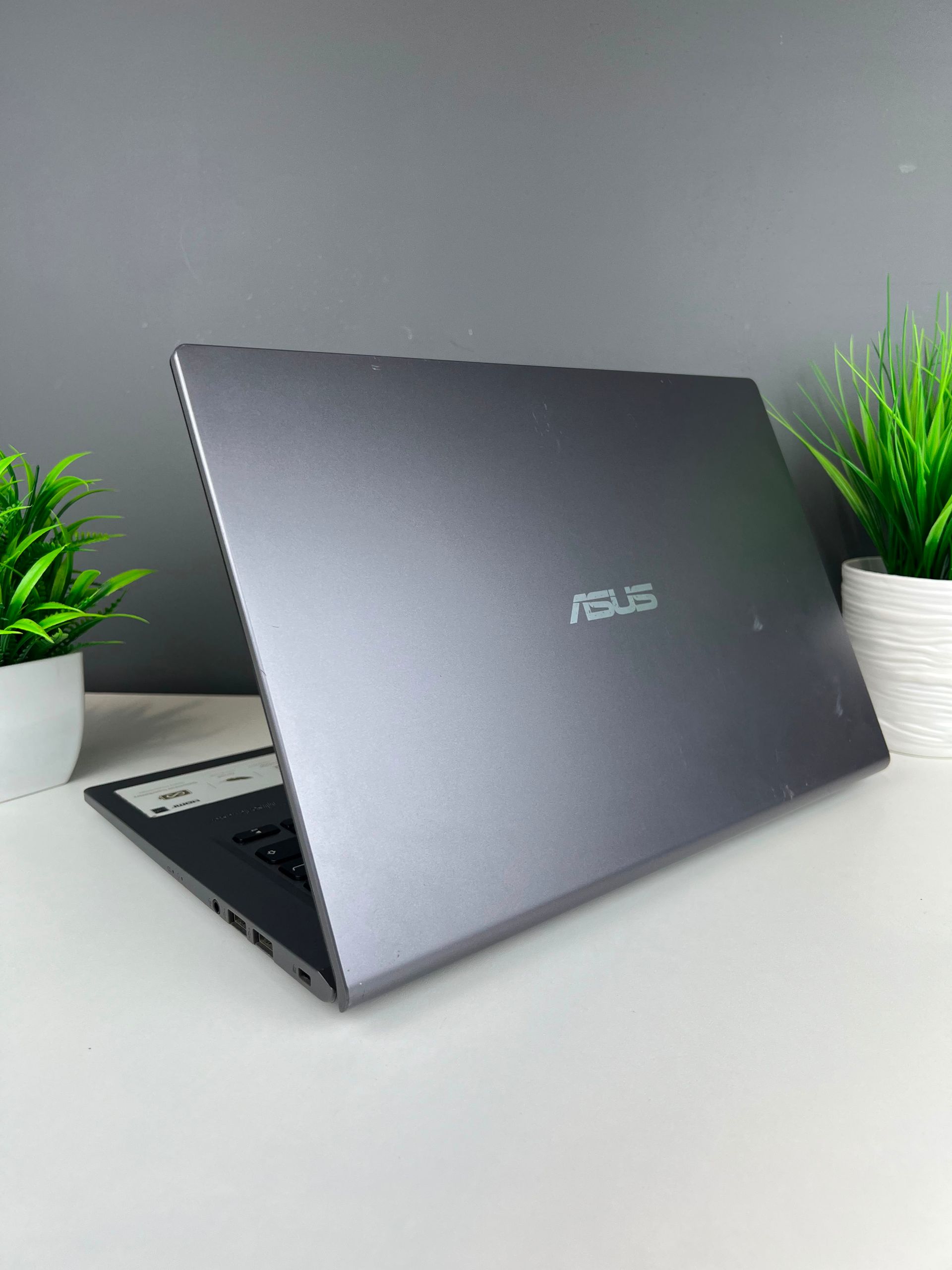 Ноутбук Asus Для работы и учебы  Intel Core i5  10-поколение  ядер 8 GB 256 GB 13 дюймов