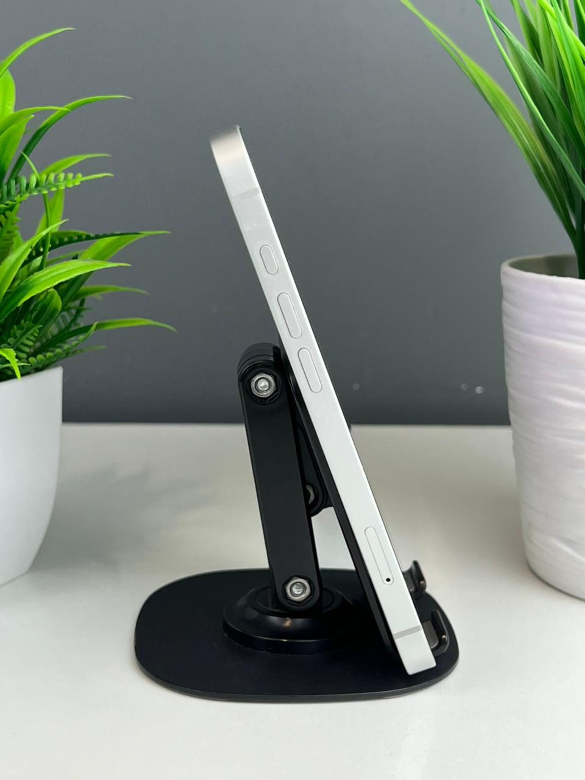 Apple iPhone 16e 128GB