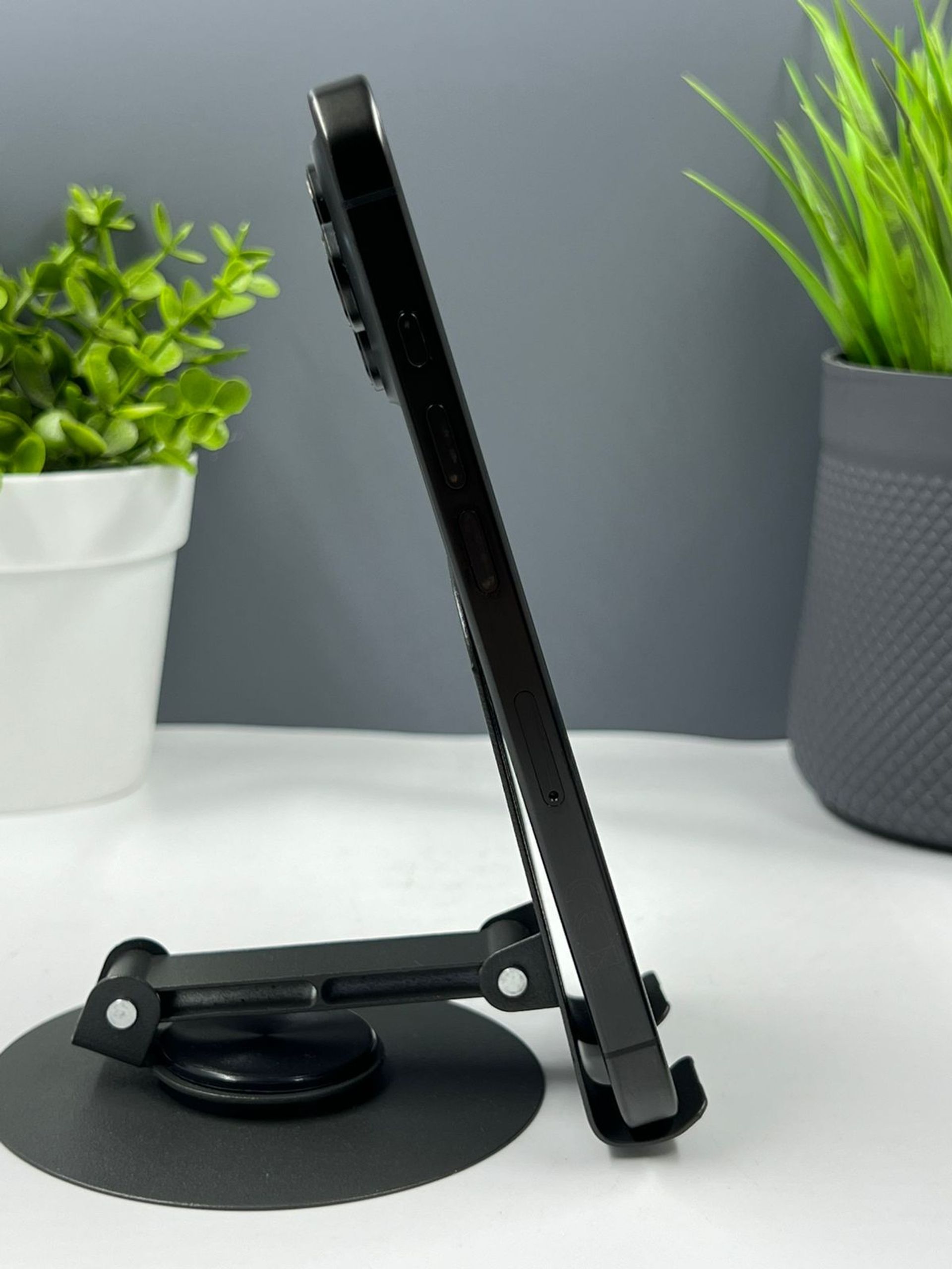 Apple iPhone 16 Pro 128Gb - фото_2