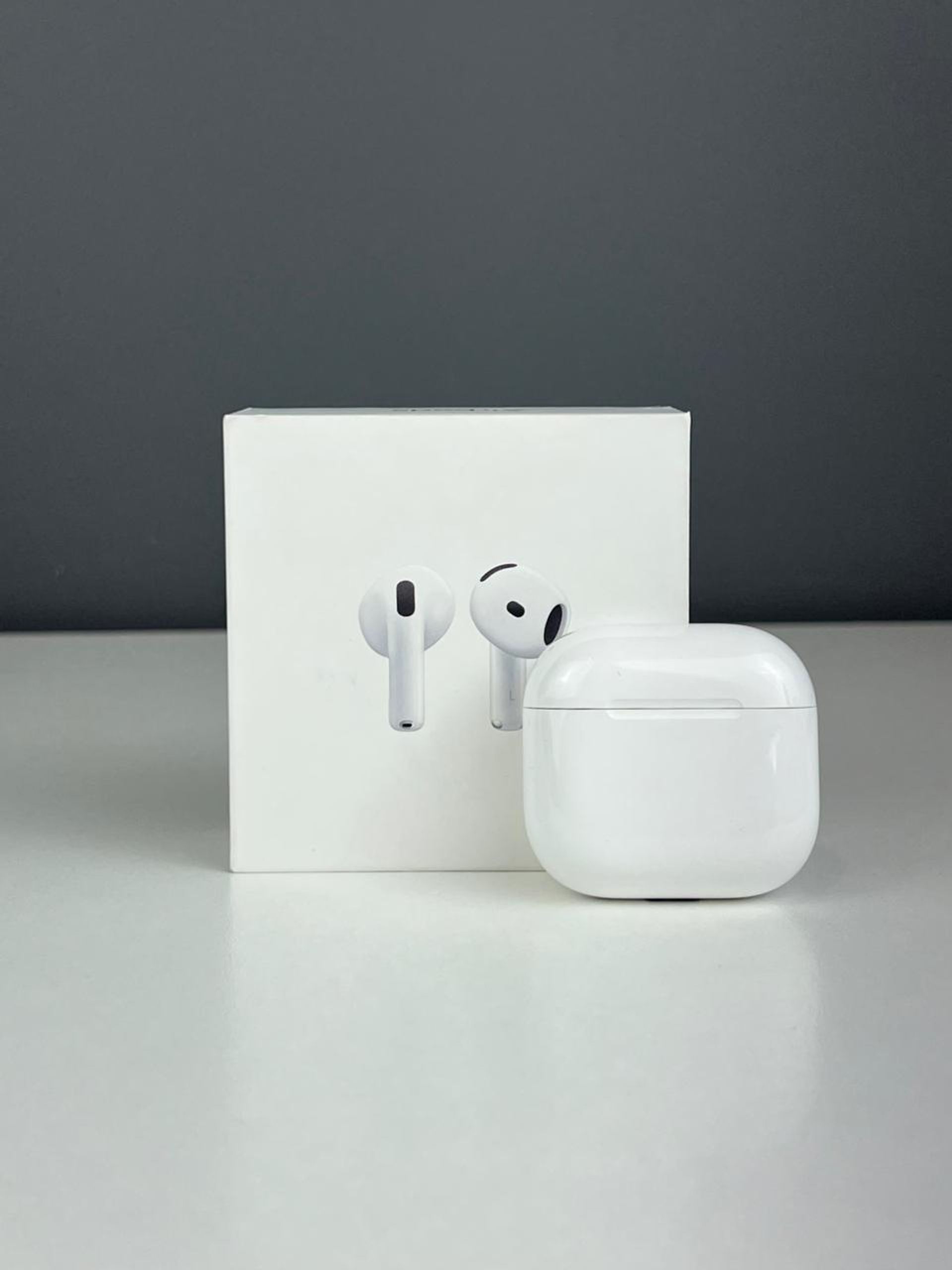 AirPods 4 series