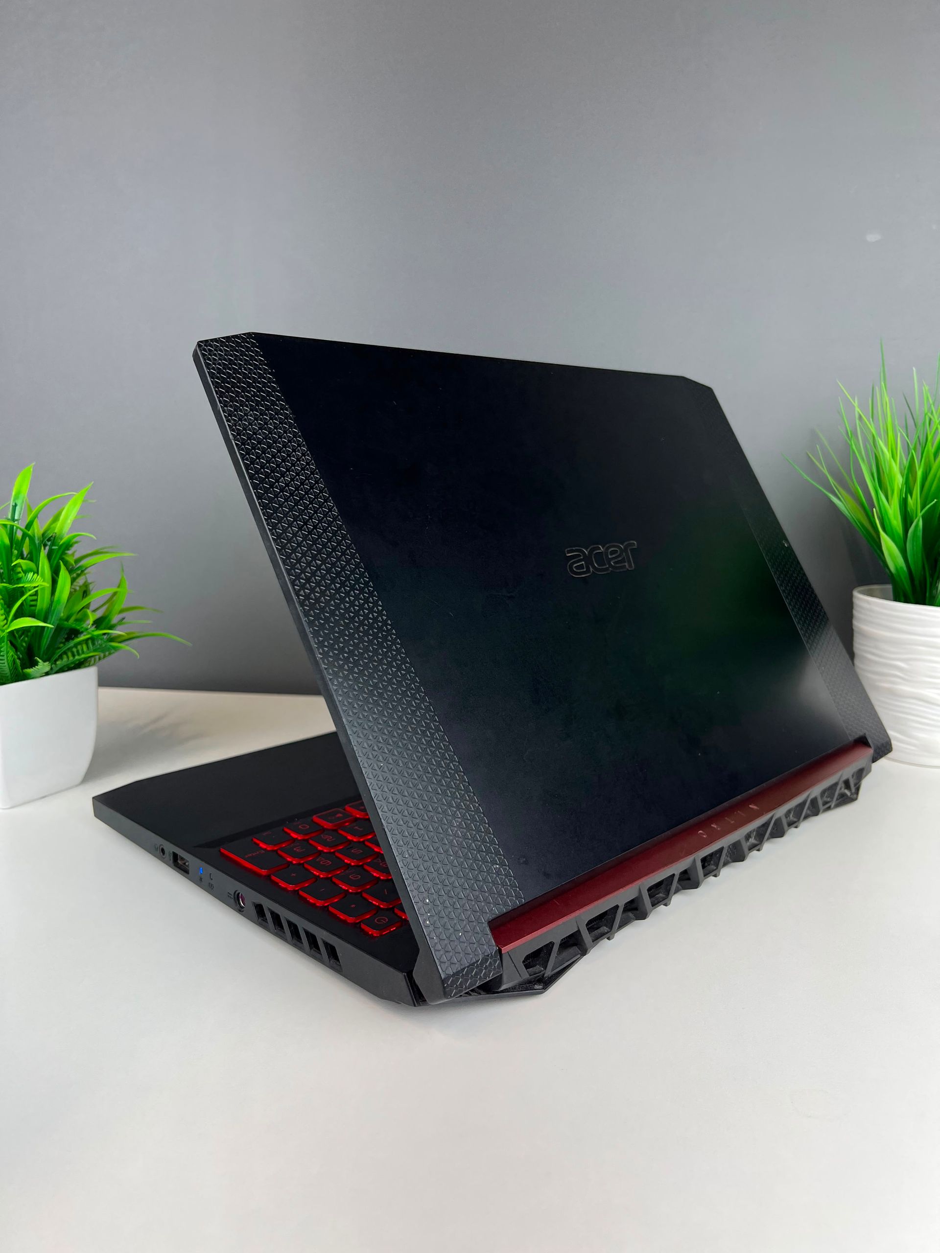 Ноутбук Acer Nitro  Intel Core i5  9-поколение  ядер 16 GB 500 GB 14 дюймов