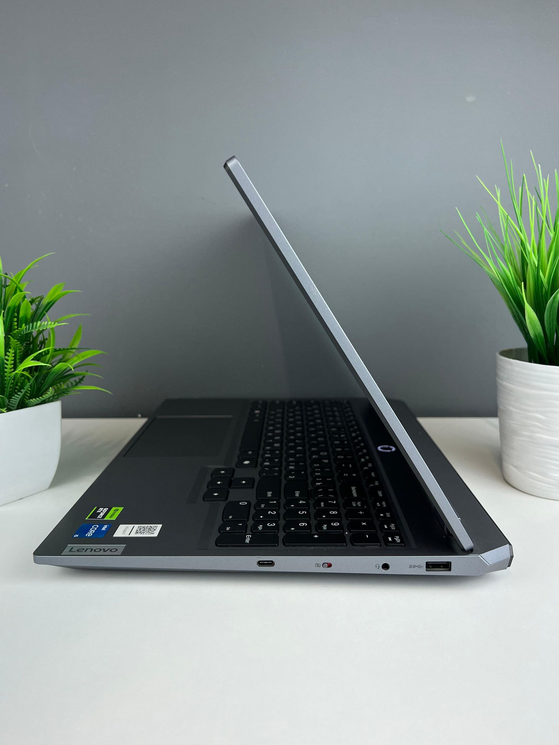 Ноутбук Lenovo Игровой  Intel Core i5  12-поколение  ядер 16 GB 500 GB 15 дюймов