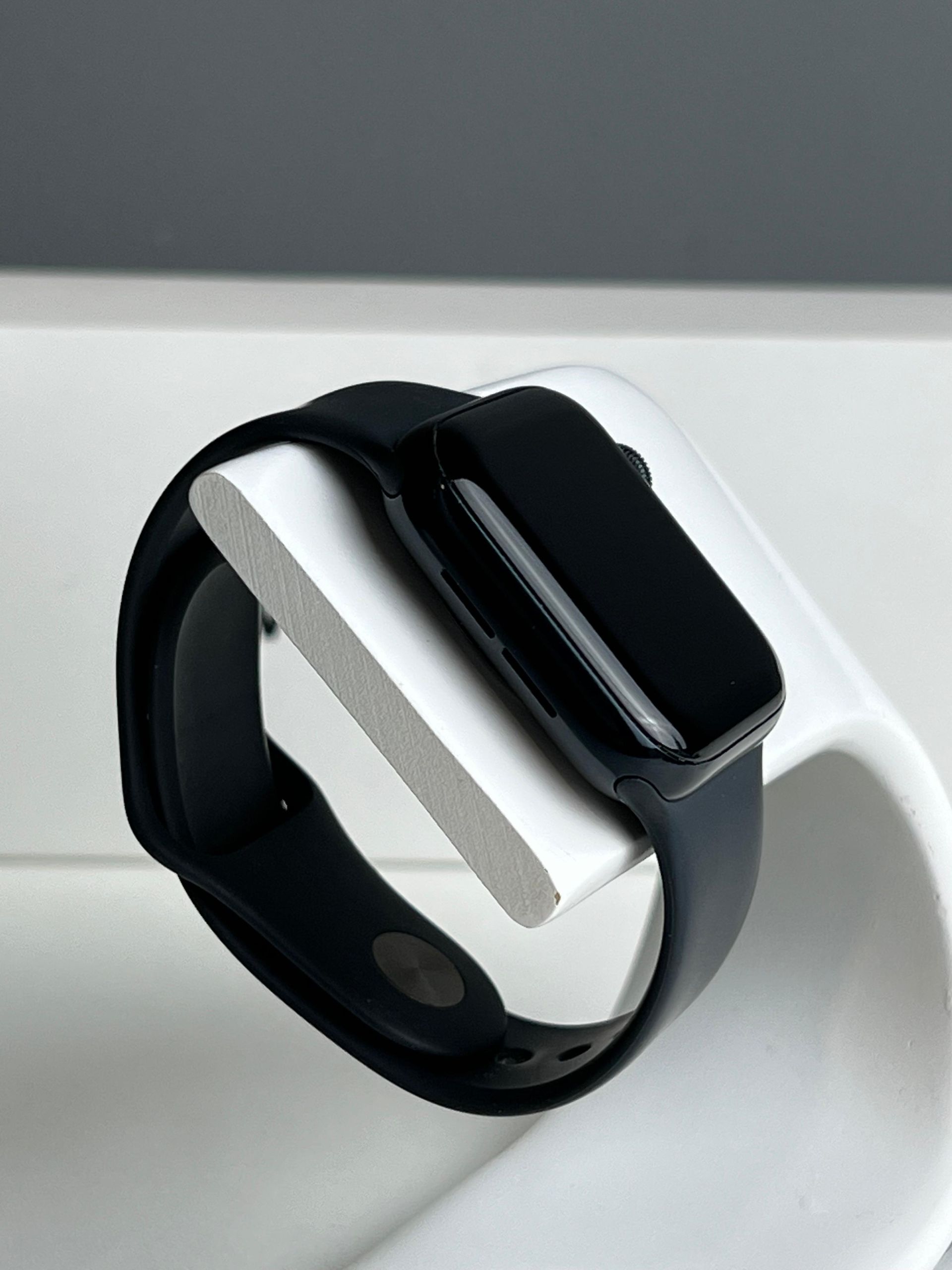 Apple Watch SE 40 мм (2е поколение)