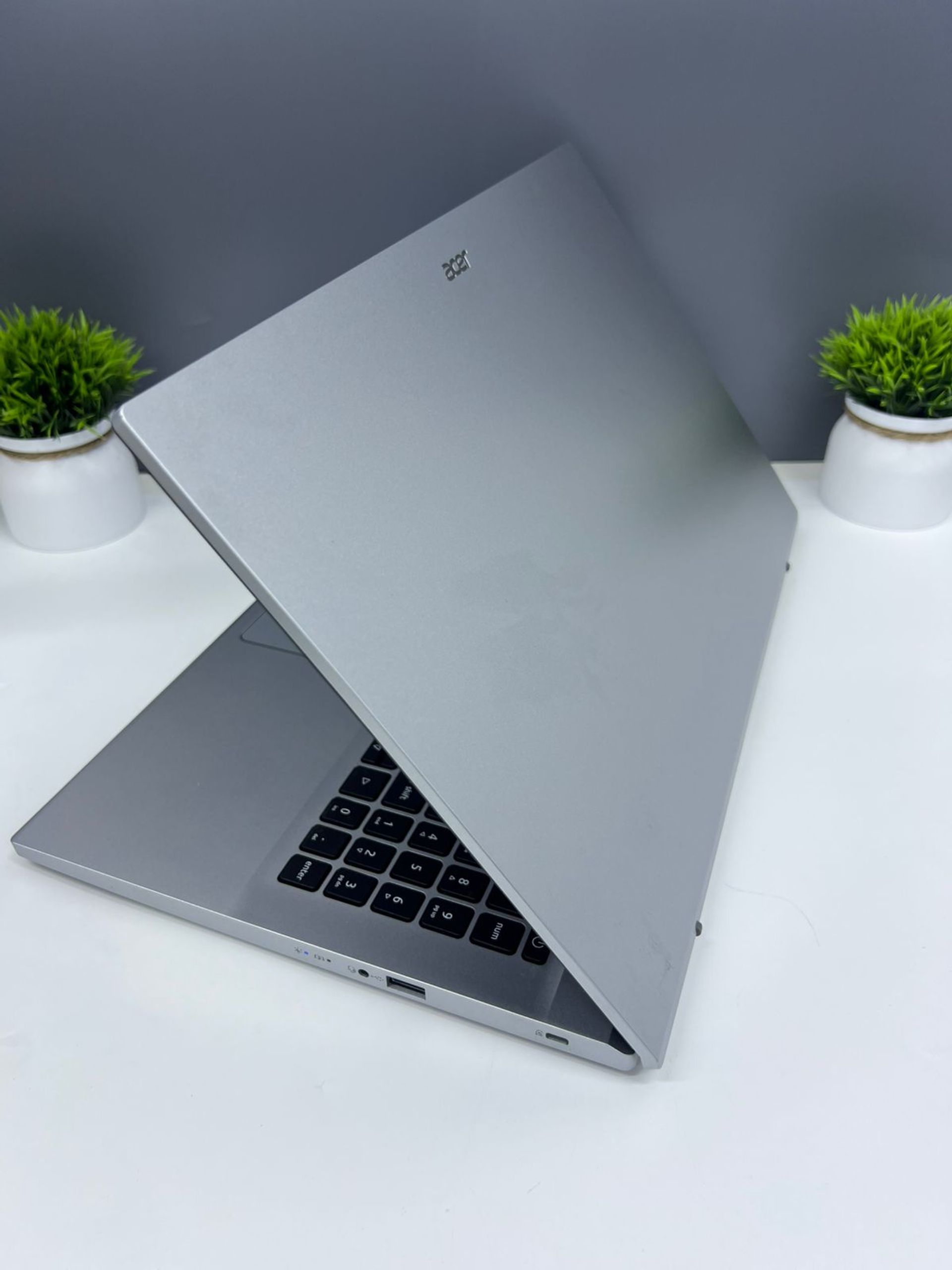 Acer Для работы и учебы 15 512 16 Серебристый