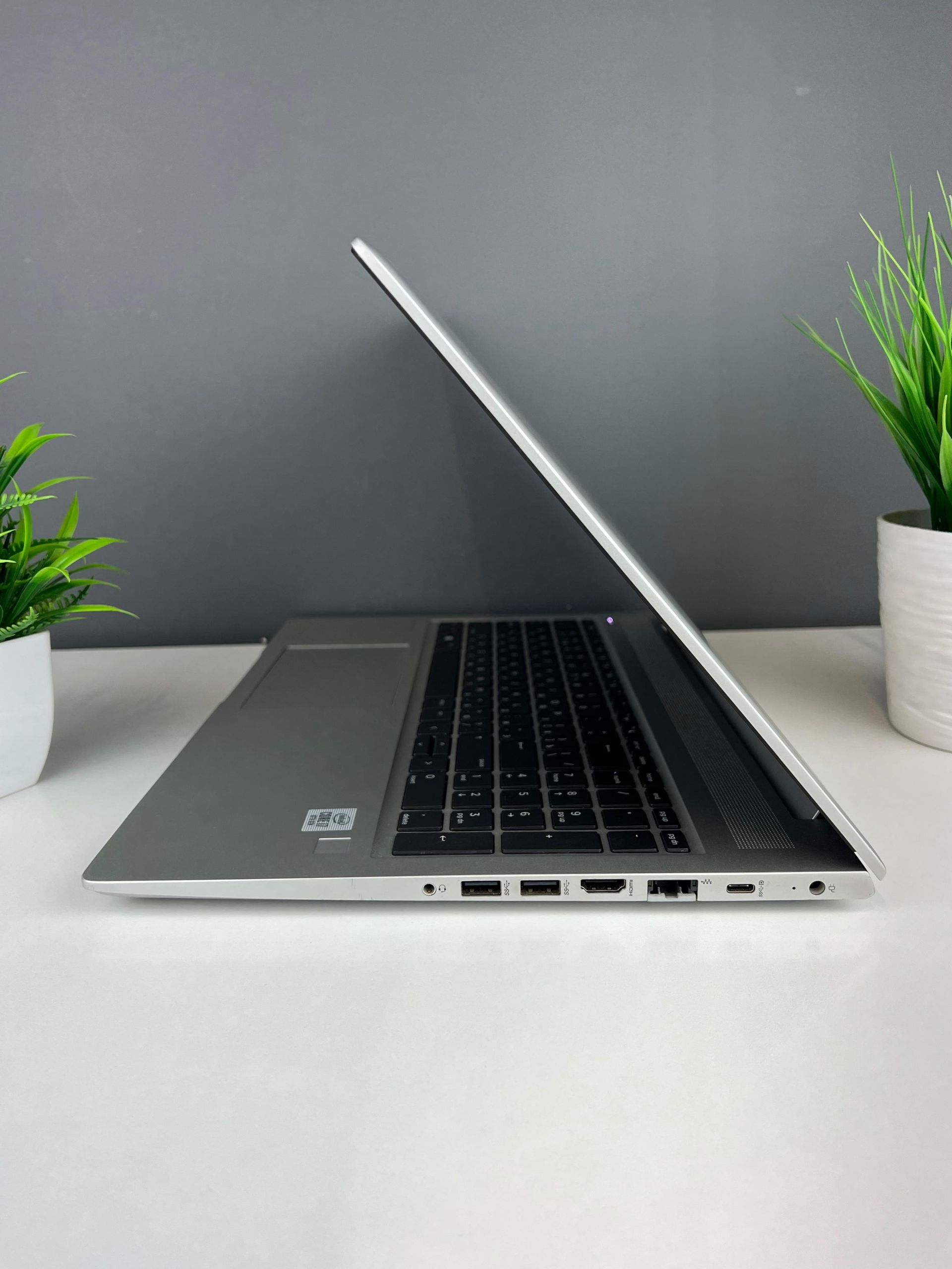 Ноутбук Hp Для работы и учебы  Intel Core i7  10-поколение  ядер 16 GB 500 GB 15 дюймов