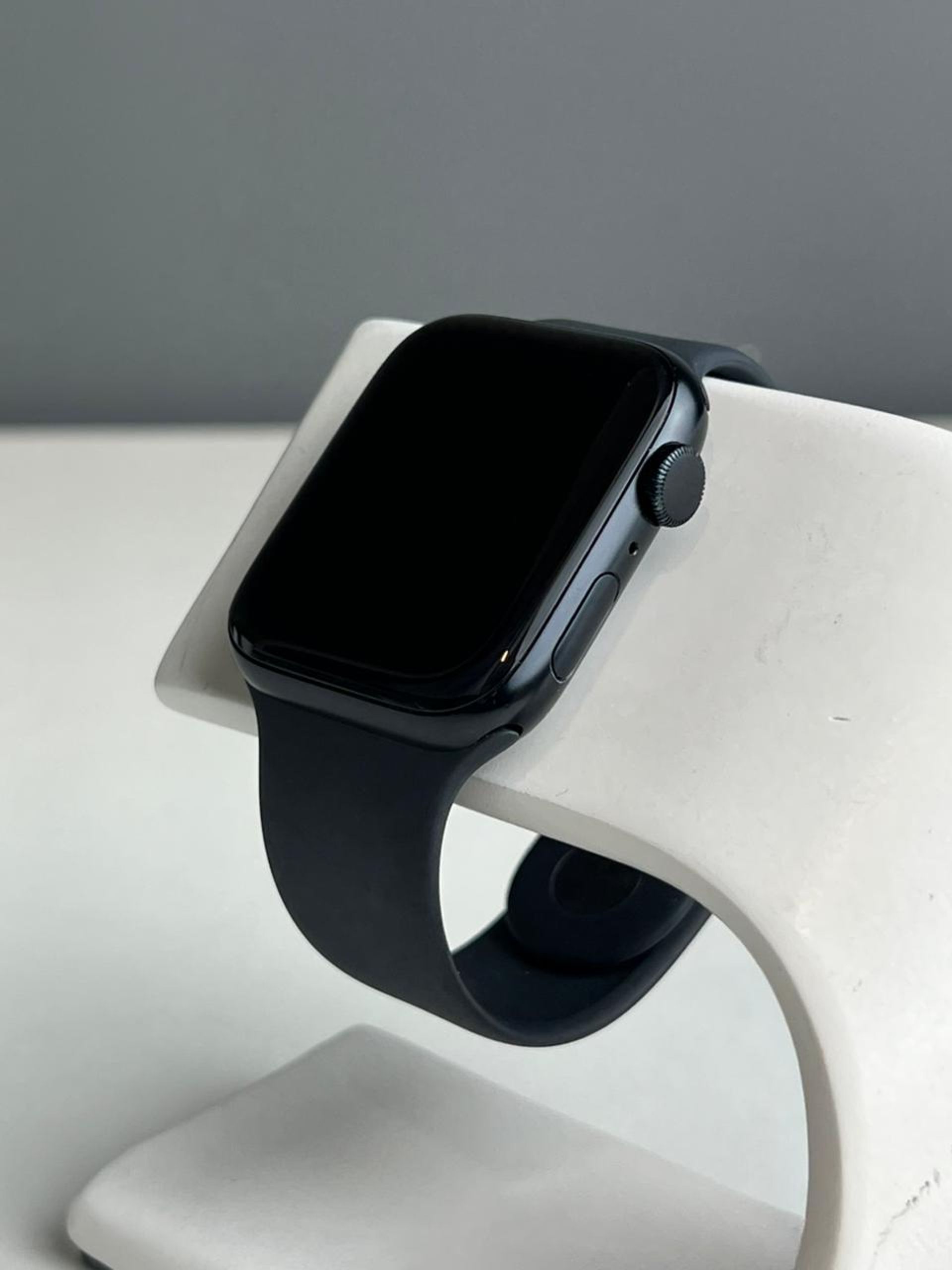 Apple Watch SE 44 мм (2е поколение)