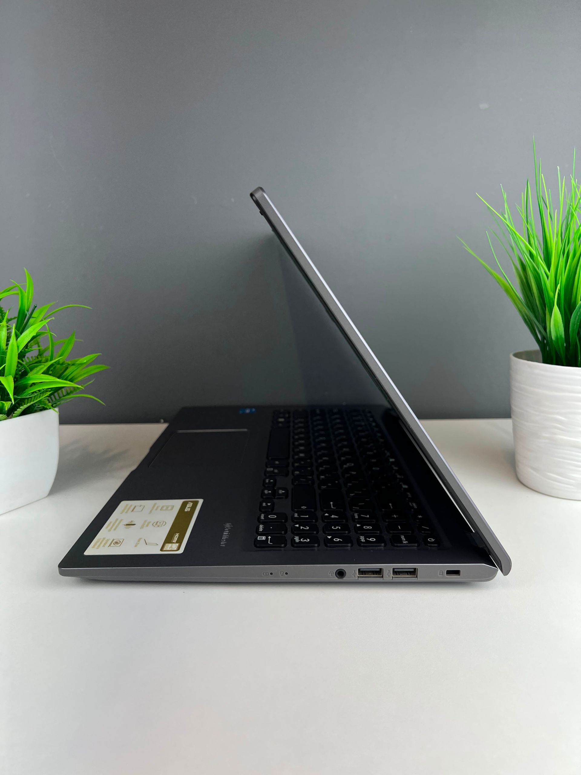 Ноутбук Asus core i3/11-пок  Intel Core i3  11-поколение  ядер 8 GB 15.4 дюймов