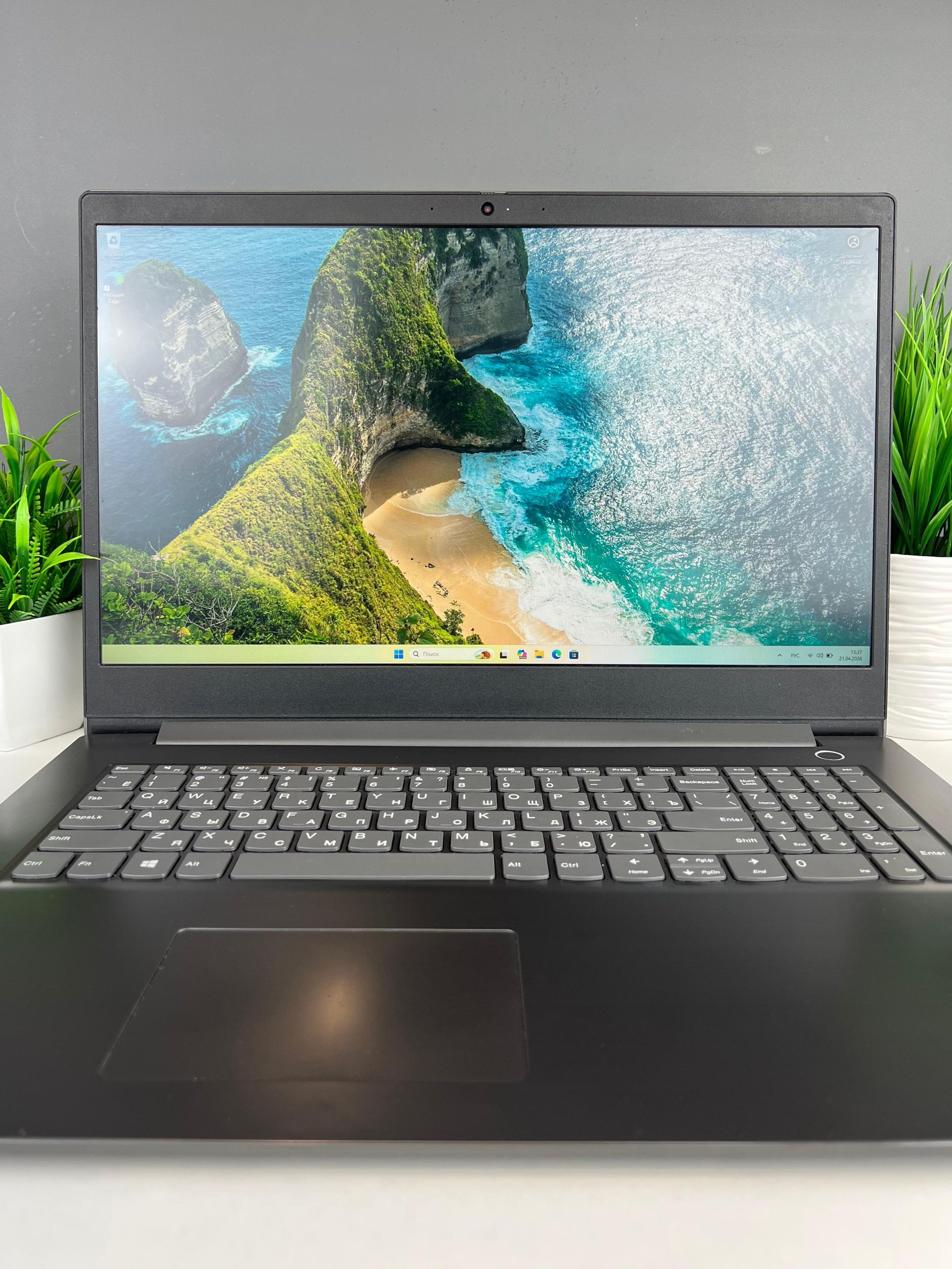 Ноутбук Lenovo Для работы и учебы  Intel Core i5  10-поколение  ядер 8 GB 256 GB 15 дюймов