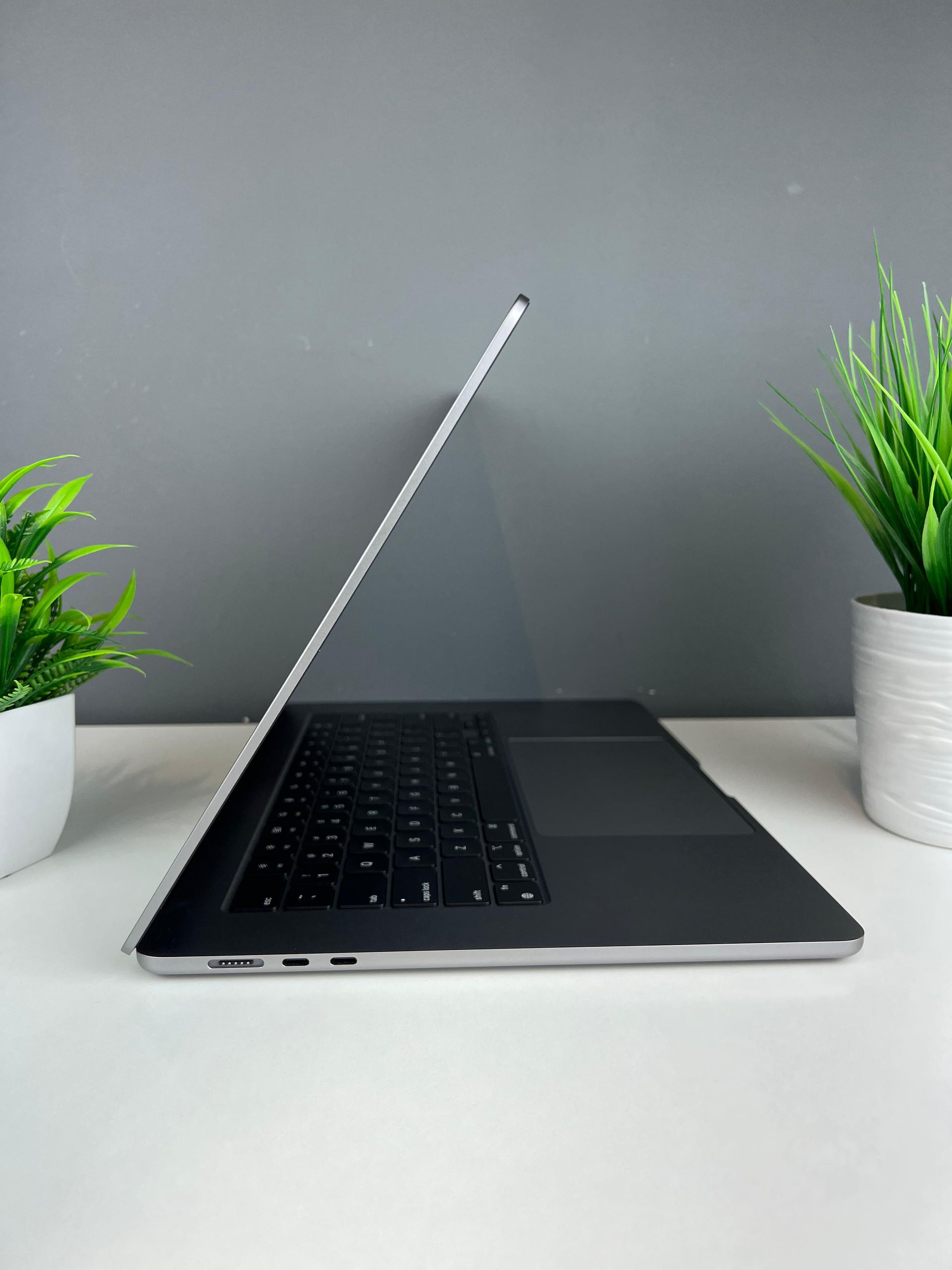 Ноутбук Apple macbook air 15 m2 Apple M2 ядер 8 GB 256 GB 15 дюймов