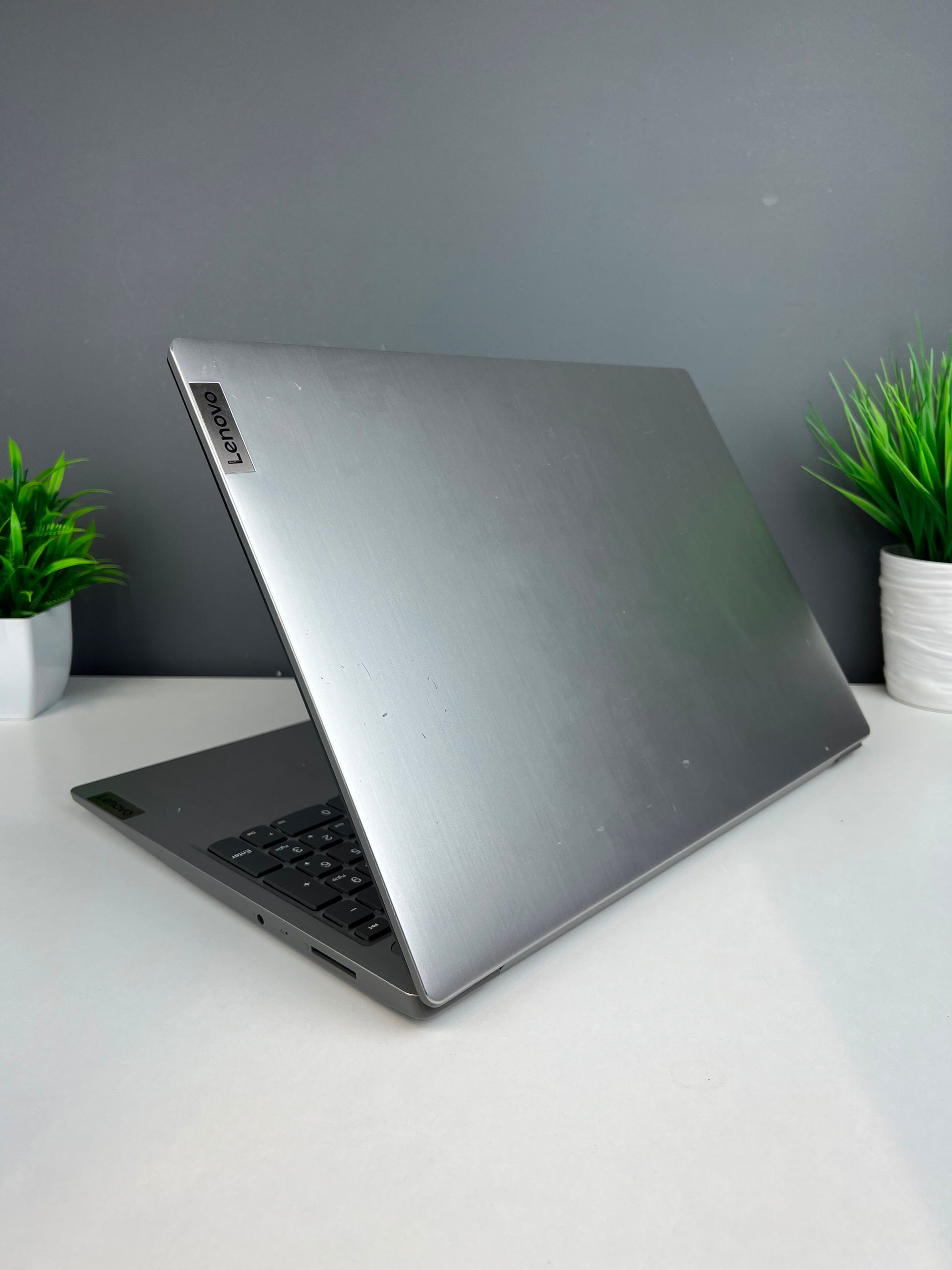 Ноутбук Lenovo core i3/10-пок  Intel Core i3  10-поколение  ядер 8 GB 256 GB 15 дюймов
