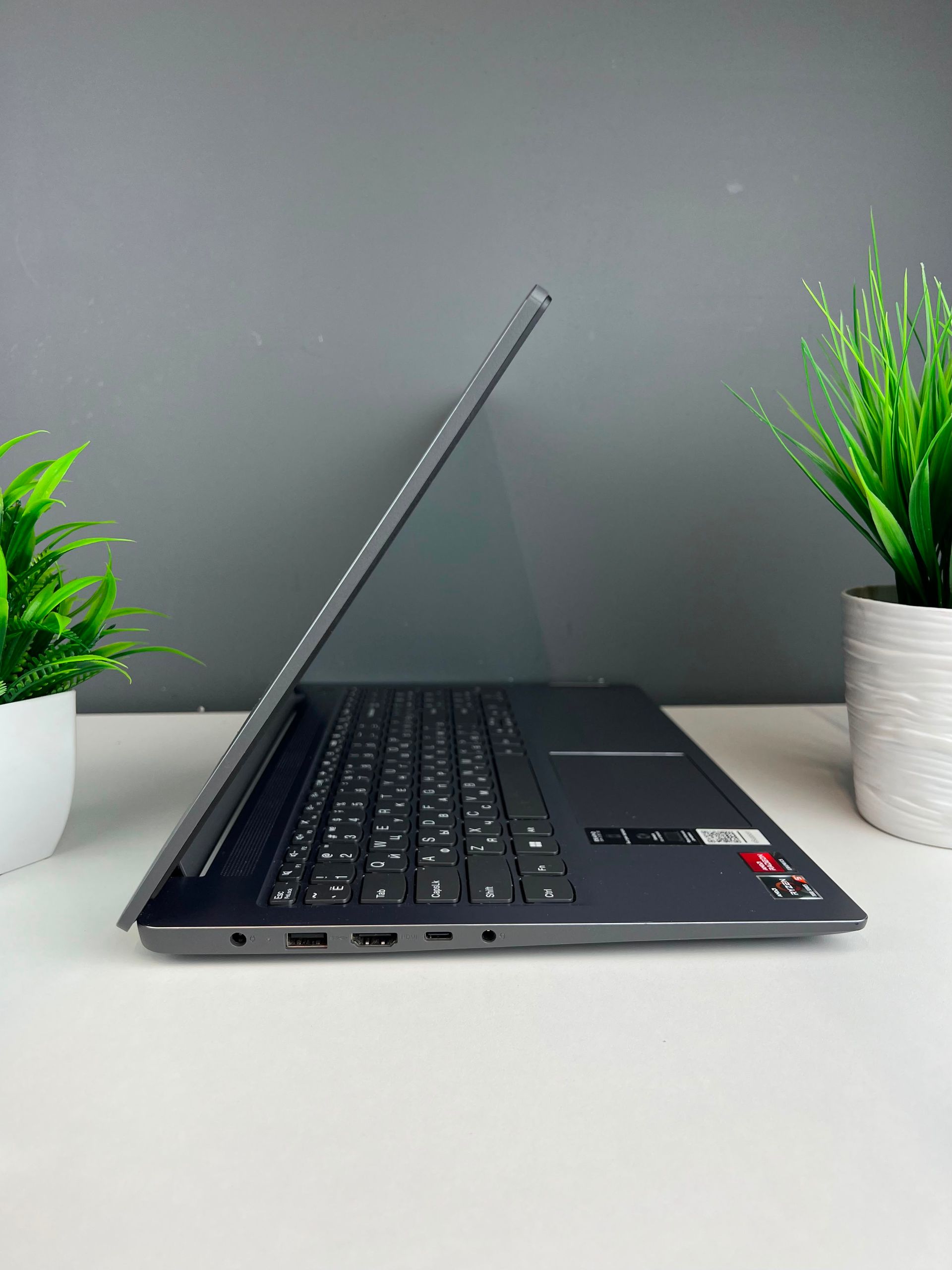 Ноутбук Lenovo ryzen 5 (5-е поколение) 2023 (6 ядер / 12 потоков) AMD Ryzen 5 7-поколение ядер 16 GB 512 GB 12 дюймов