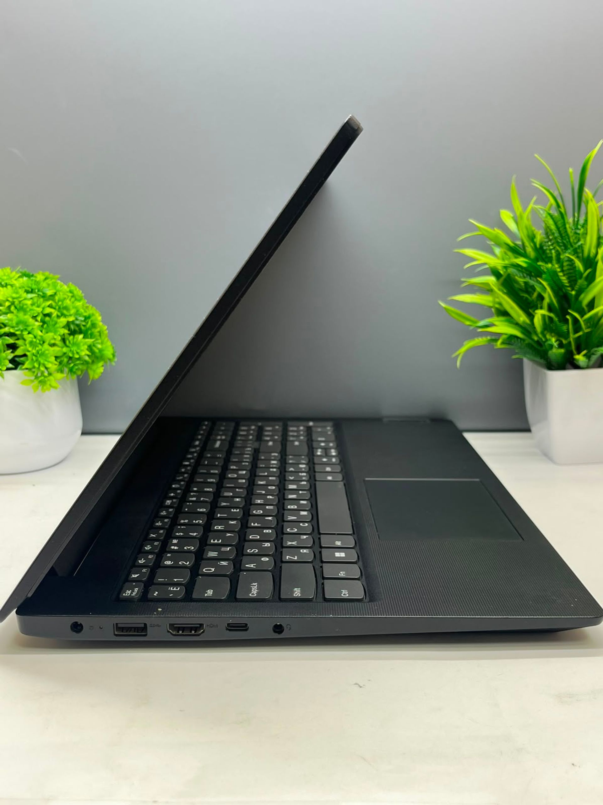 Ноутбук Lenovo core i7/12 пок  Intel Core i7  12-поколение  ядер 8 GB 500 GB 15 дюймов