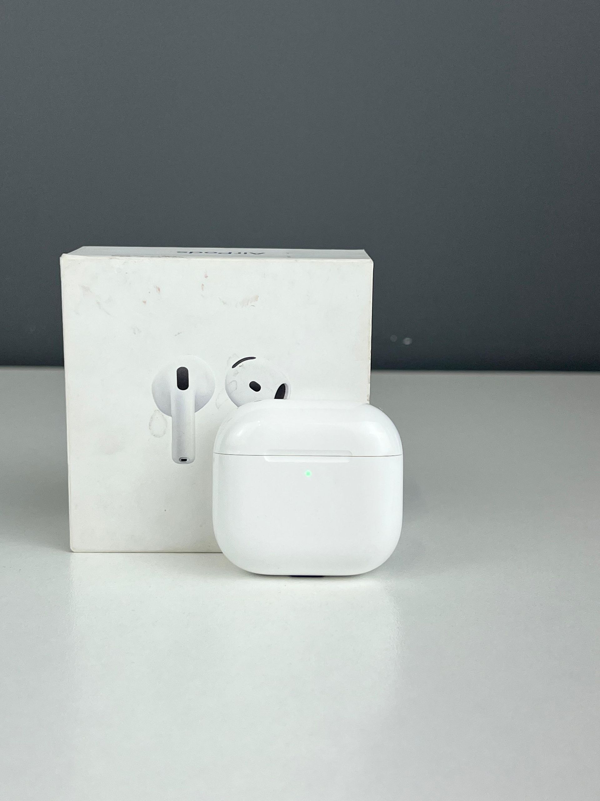 Apple AirPods 4 series