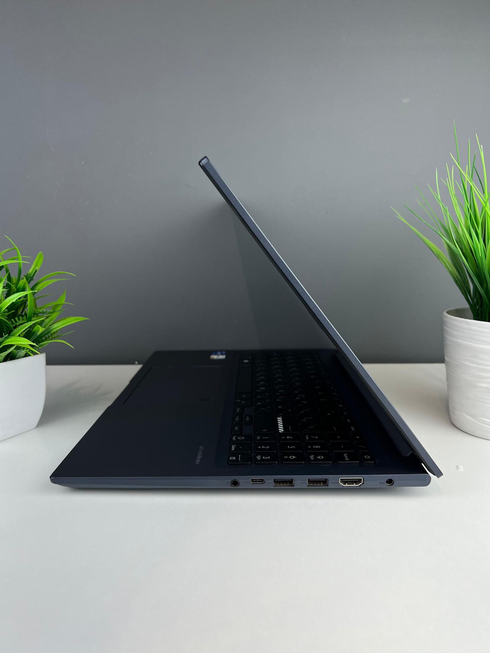 Ноутбук Asus Для работы и учебы  Intel Core i5  12-поколение  ядер 16 GB 500 GB 15 дюймов