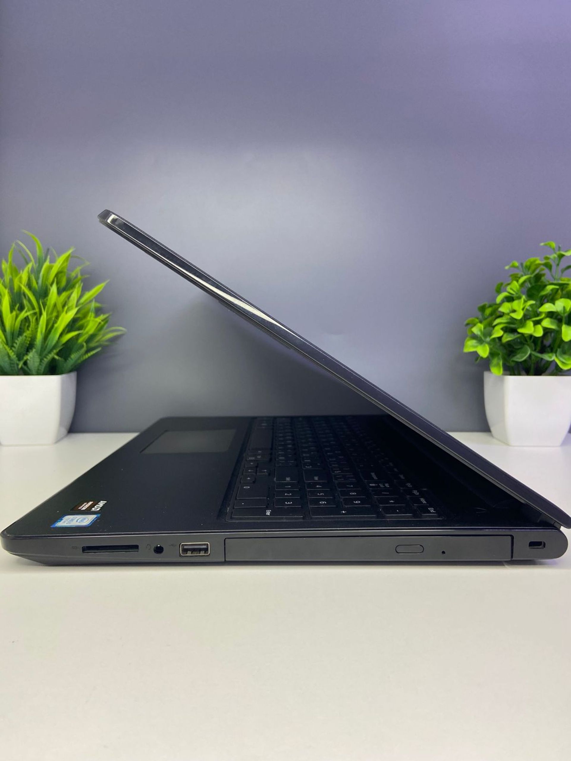 Ноутбук Dell Для работы и учебы  Intel Core i5  7-поколение  ядер 8 GB 500 GB 16 дюймов