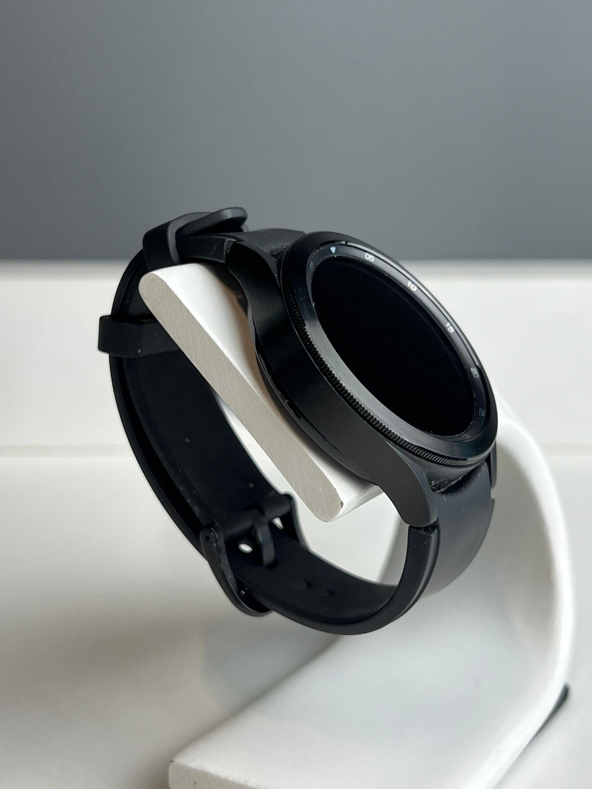 Samsung Series 4 Classic SM-R890 45