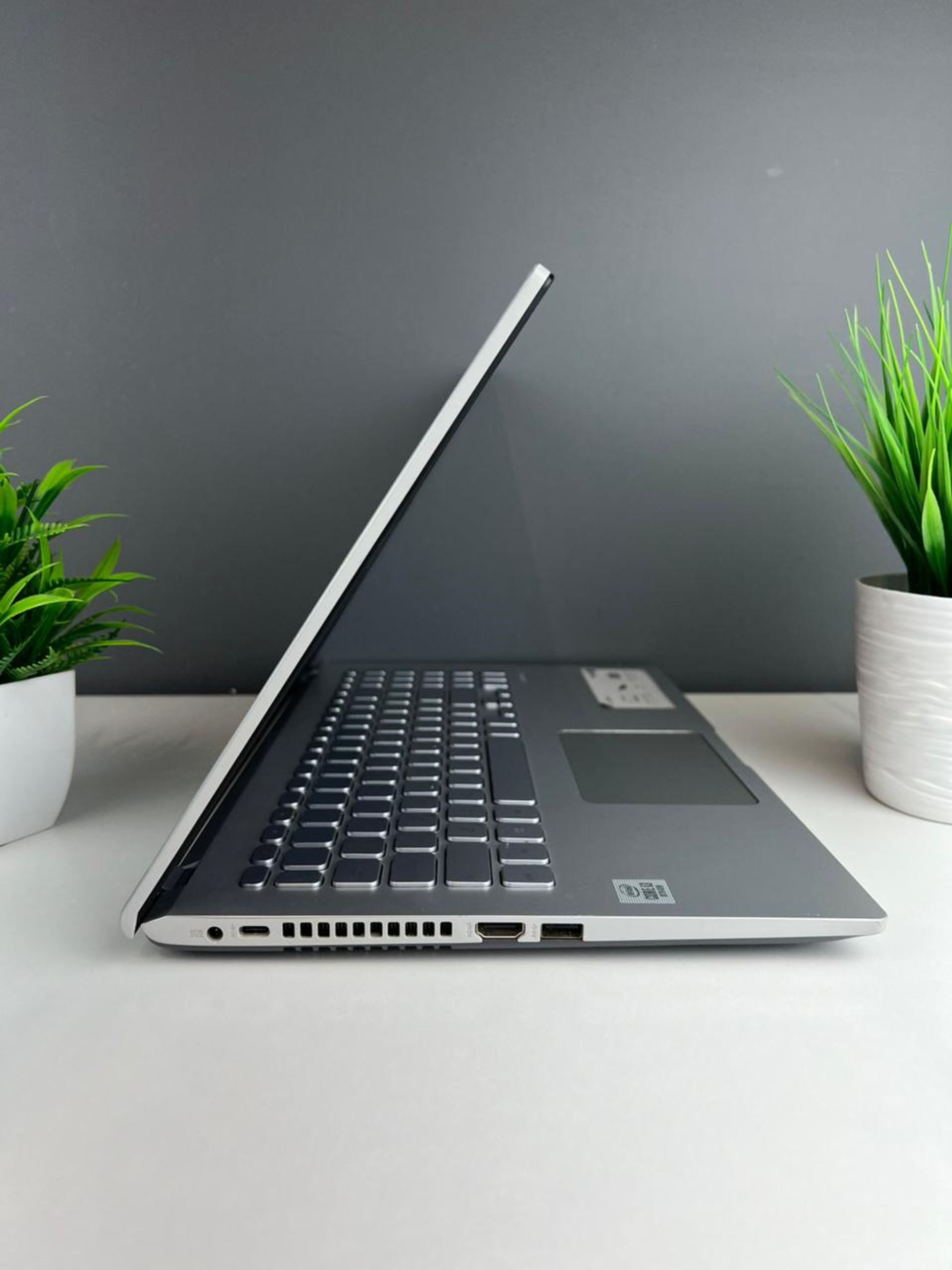 Ноутбук Asus core i3/10-пок  Intel Core i3  10-поколение  ядер 4 GB 256 GB