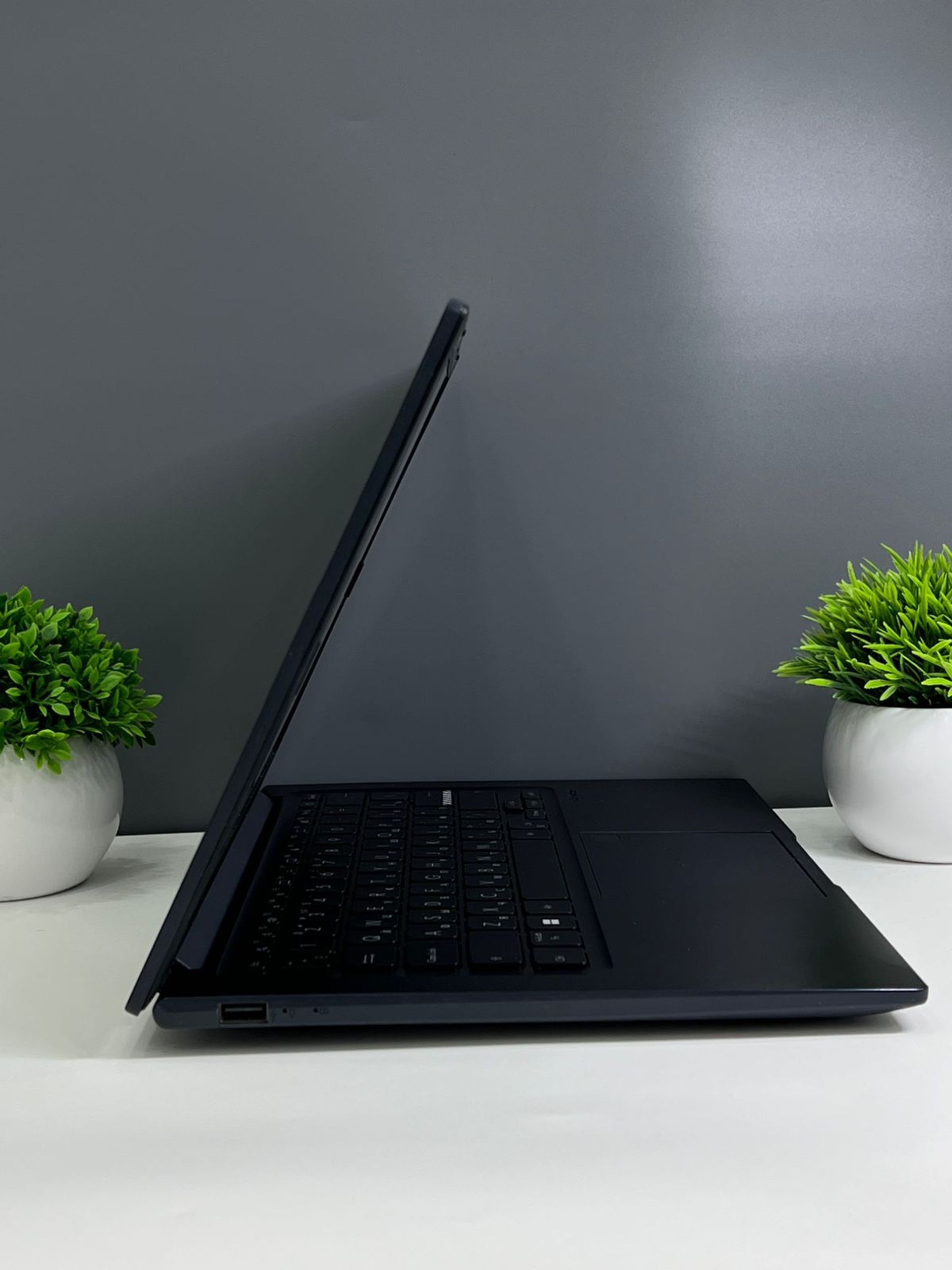 Ноутбук Asus Для работы и учебы  Intel Core i3  12-поколение  ядер 8 GB 256 GB 13 дюймов