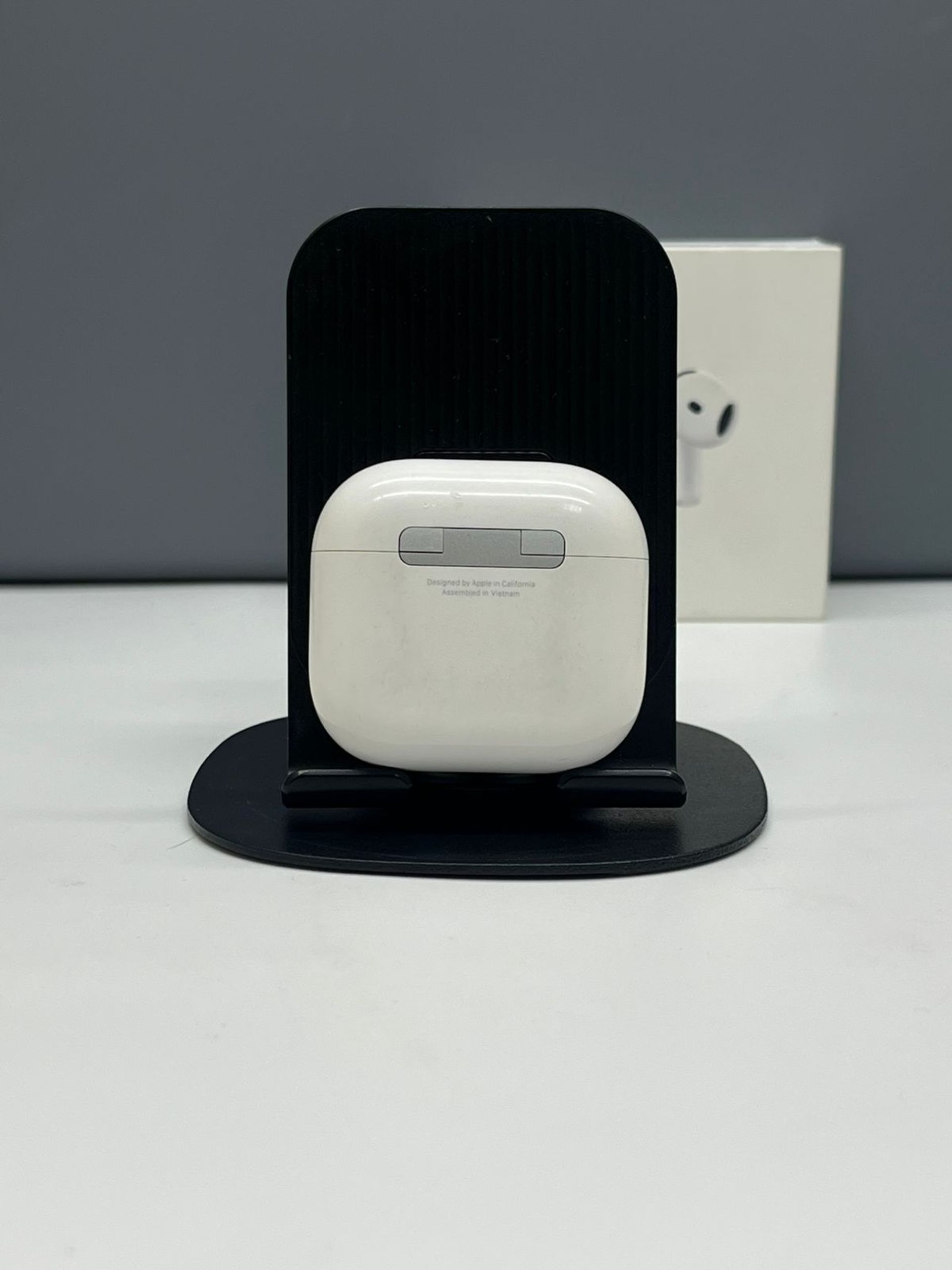 Apple AirPods 4 series