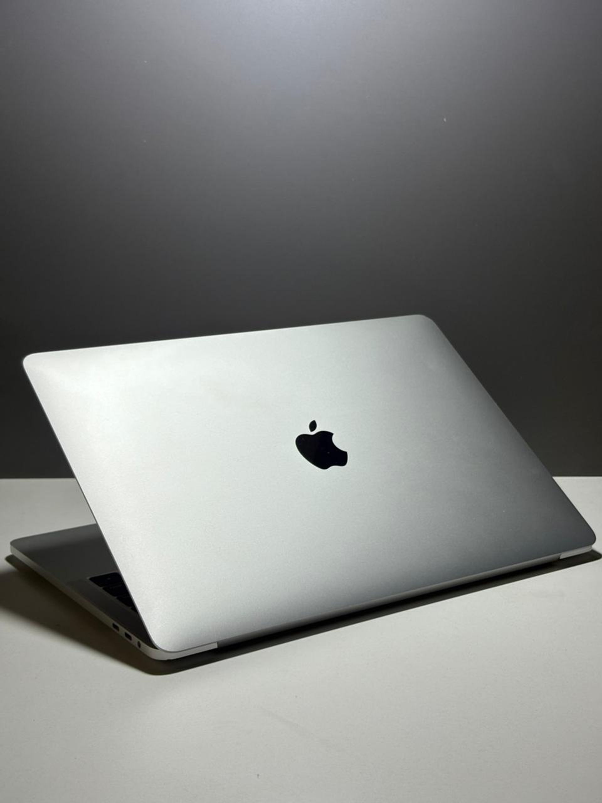 Ноутбук Apple Pro  Intel Core i5  8-поколение  ядер 8 GB 500 GB 13 дюймов