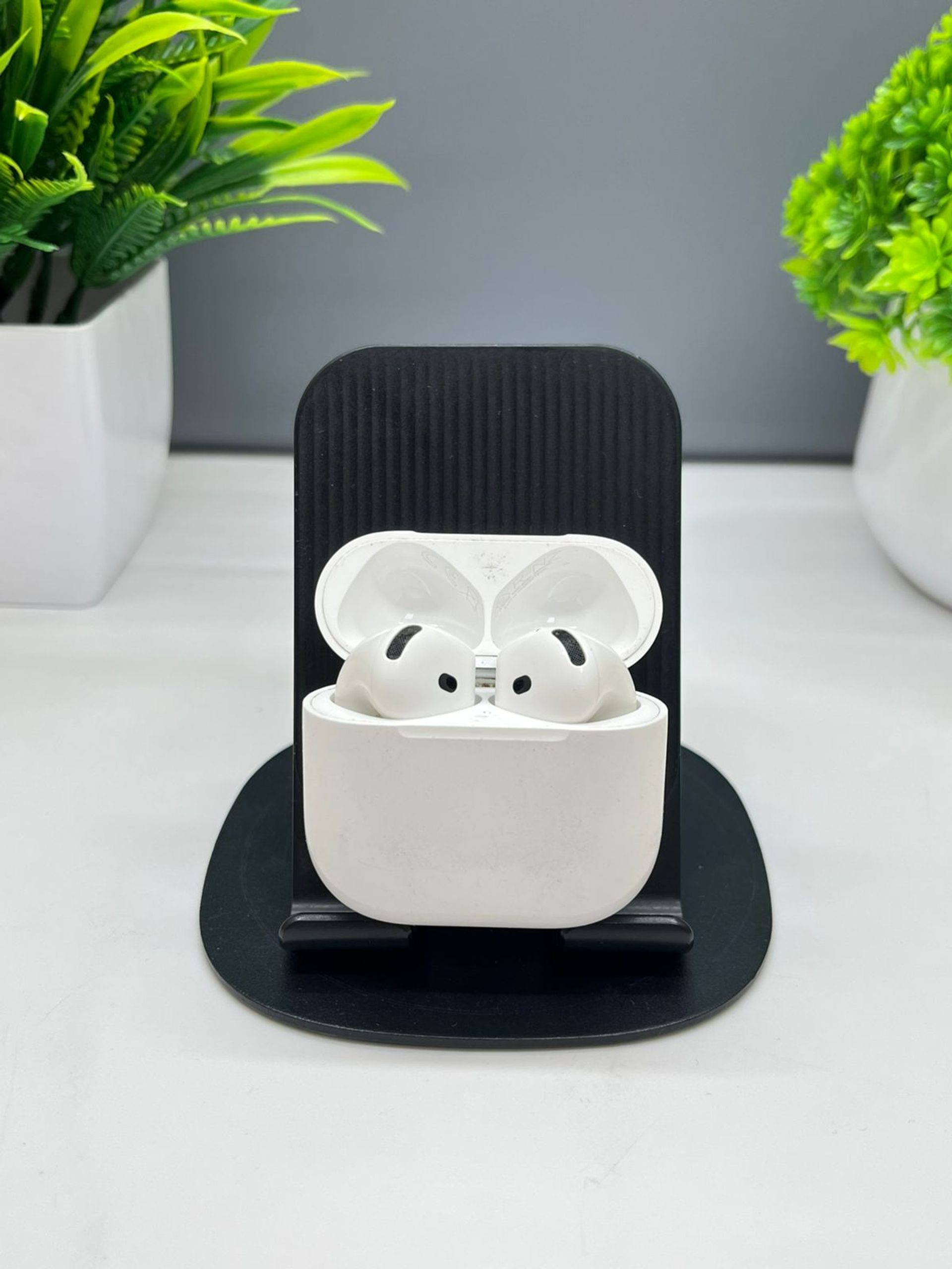 Apple AirPods 4 series