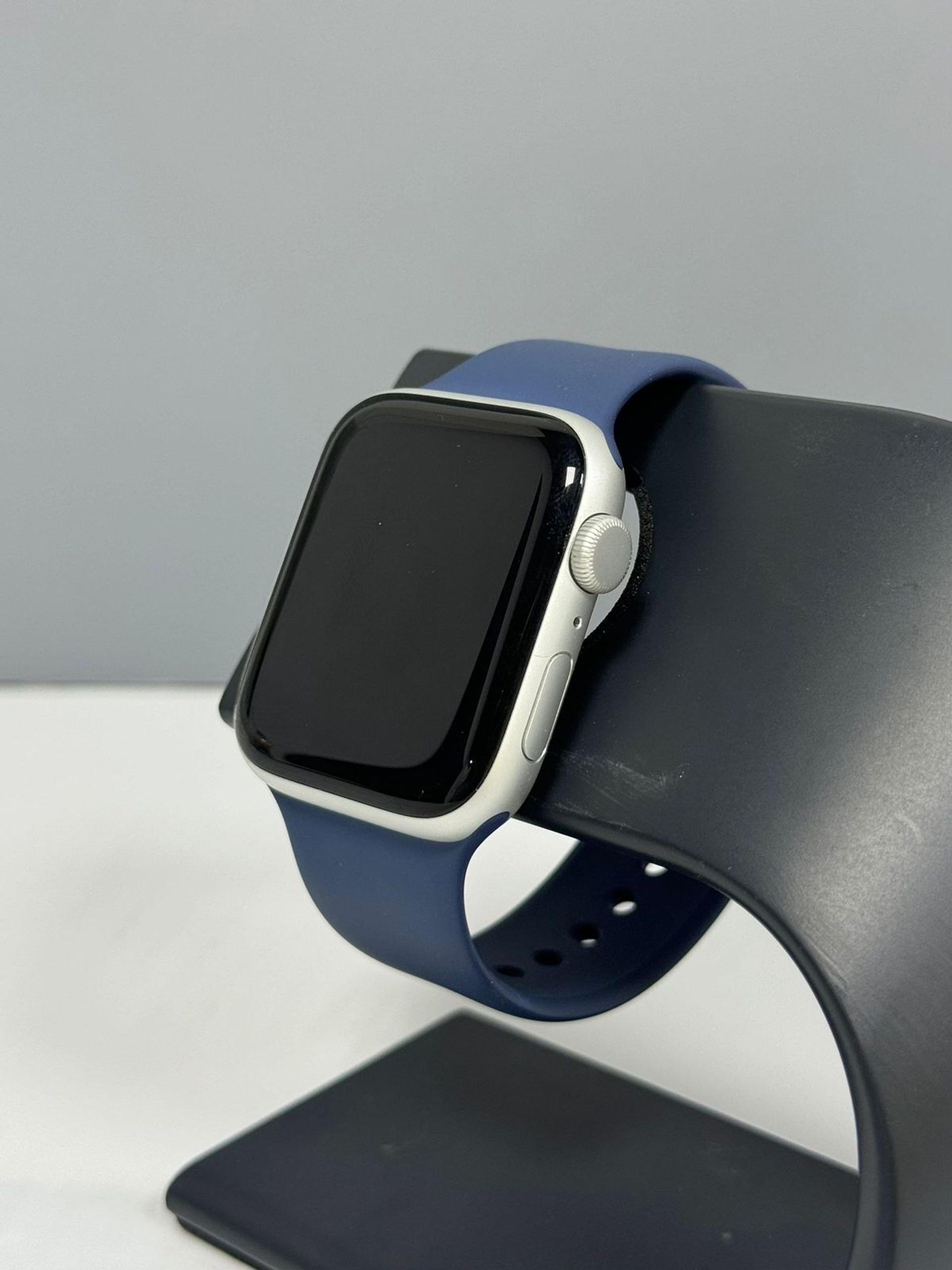 Apple Series SE 44 мм (2е поколение)