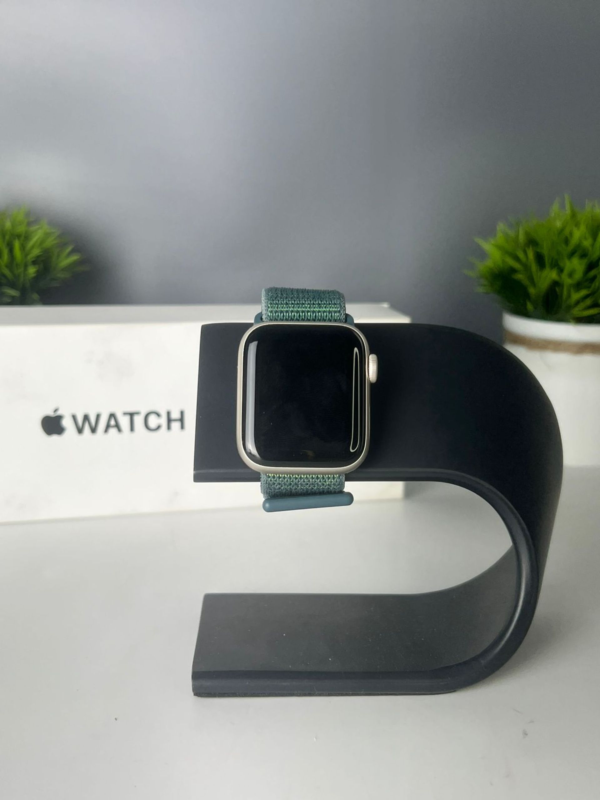 Apple Watch SE 40 мм (2е поколение)