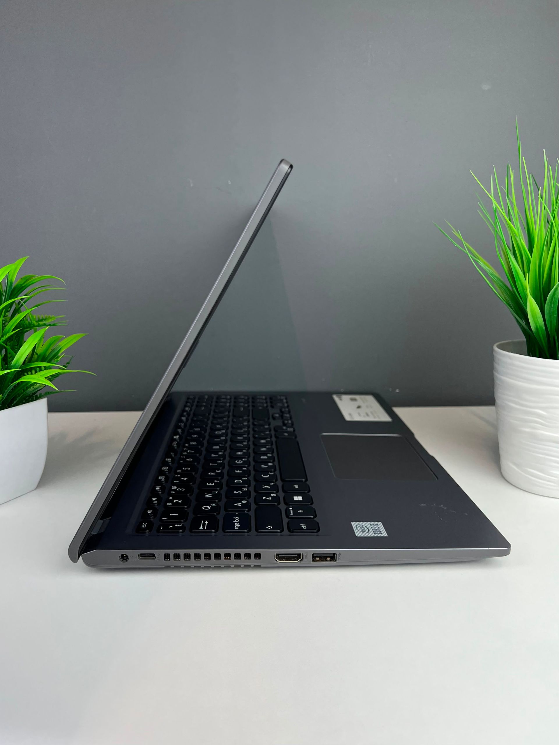 Ноутбук Asus Для работы и учебы  Intel Core i3  10-поколение  ядер 8 GB 256 GB 13 дюймов