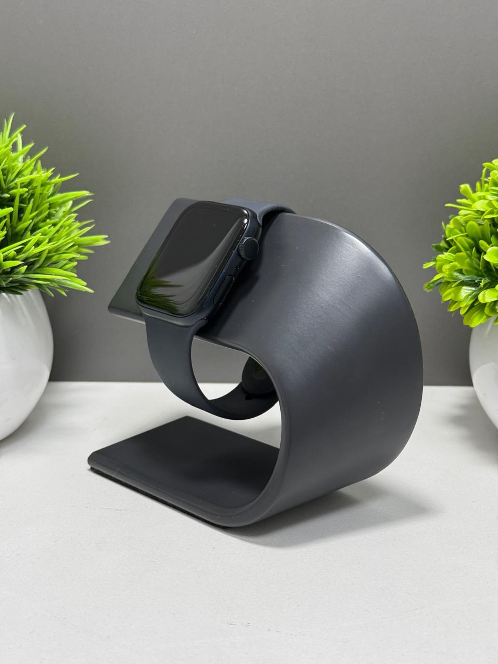 Apple Watch SE 44 мм (2е поколение)