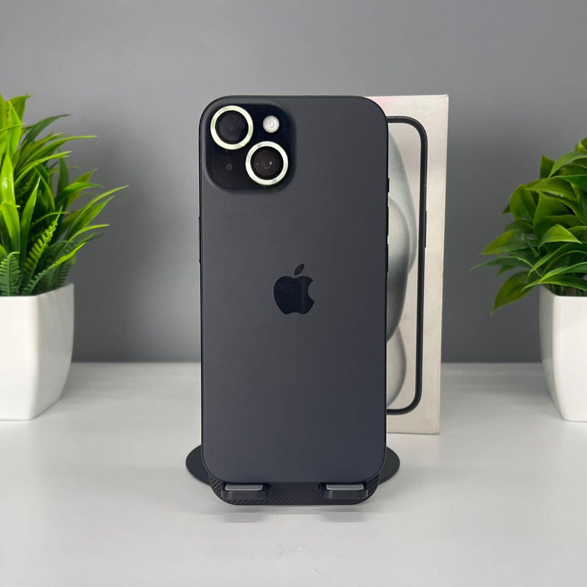 Apple iPhone 15 черный