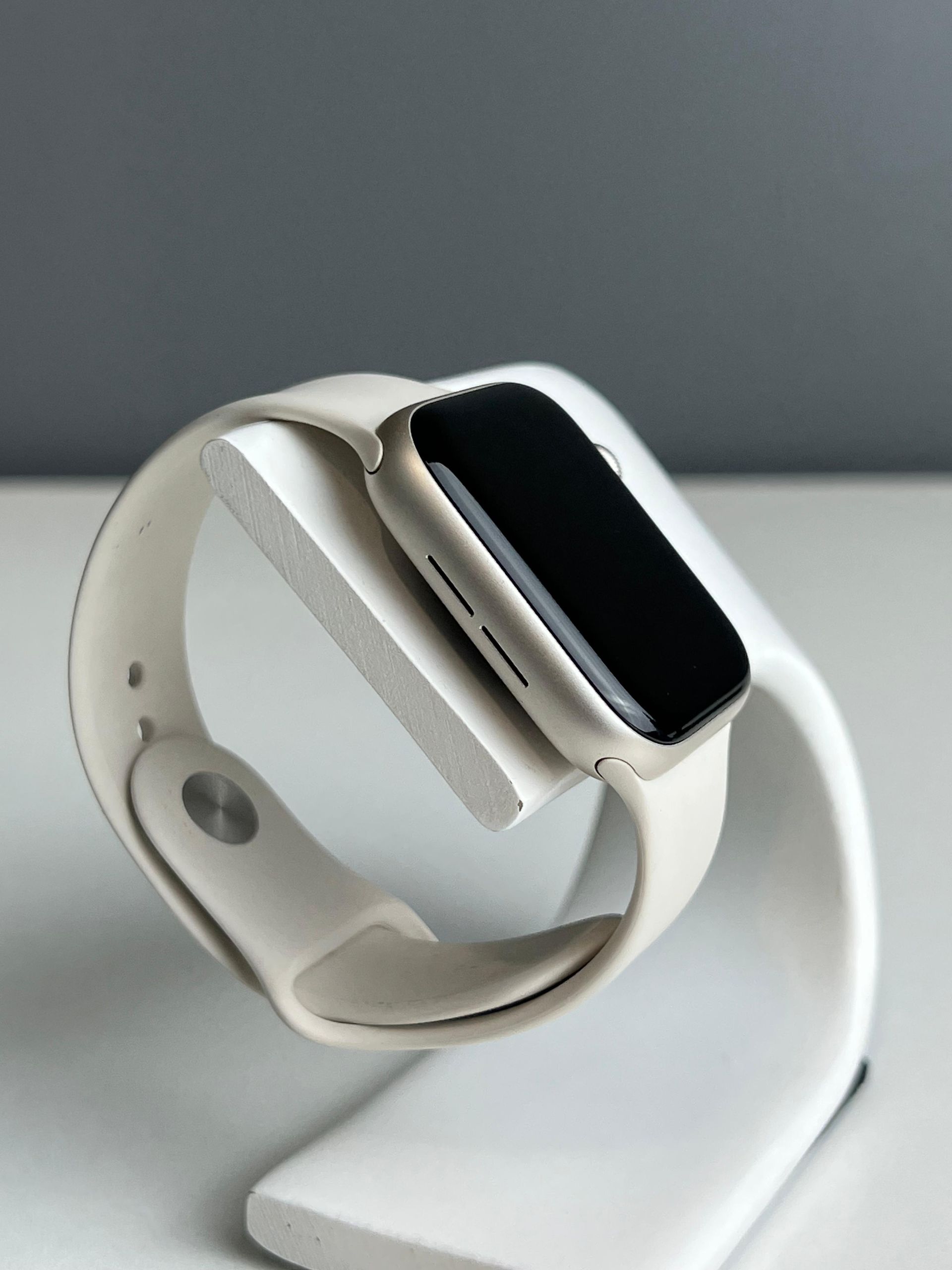Apple Watch SE 44 мм (2е поколение)