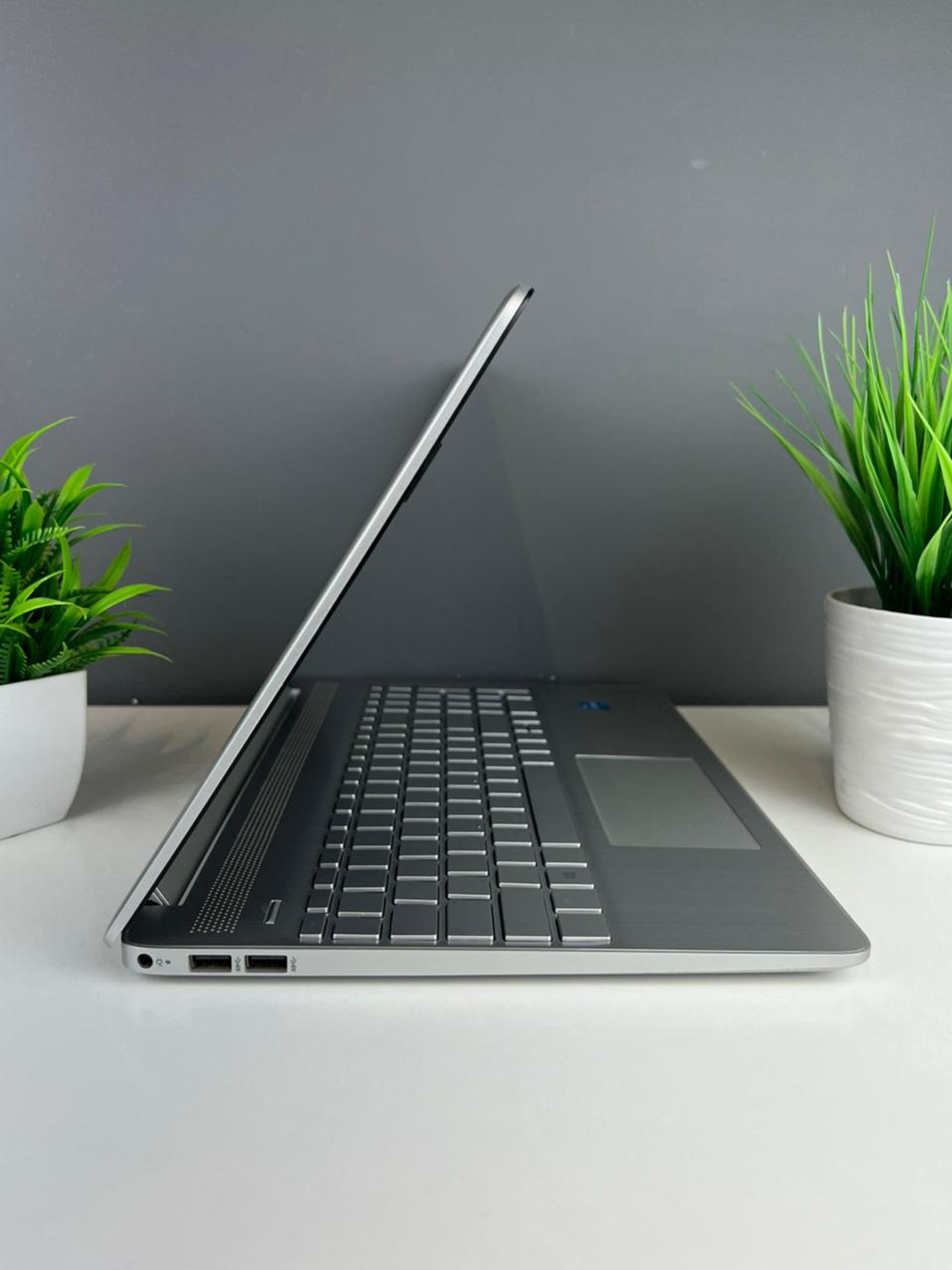 Ноутбук Hp core i3/11-пок  Intel Core i3  11-поколение  ядер 4 GB 500 GB 14 дюймов
