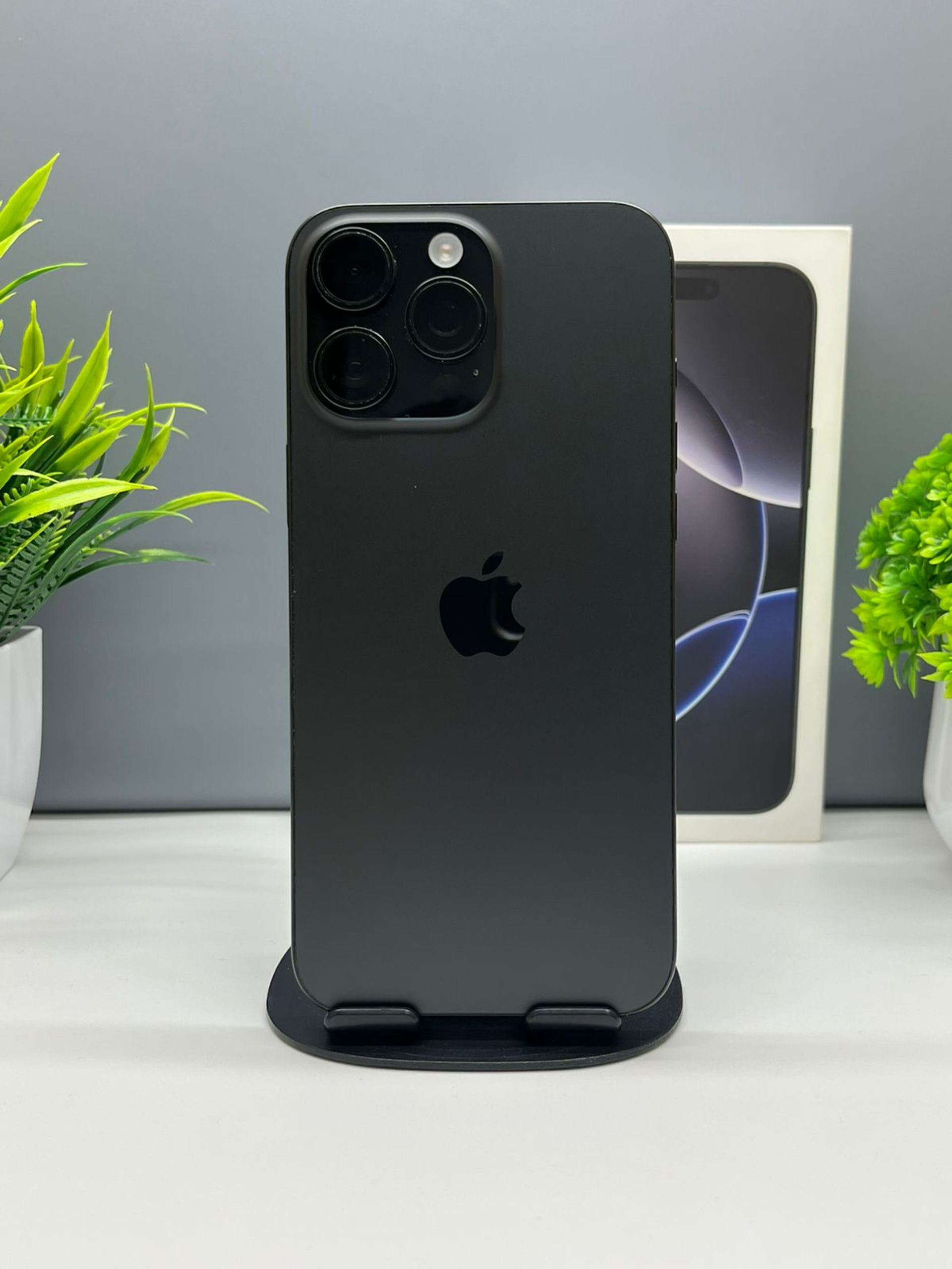 Apple iPhone 16 Pro Max 256Gb - фото_0